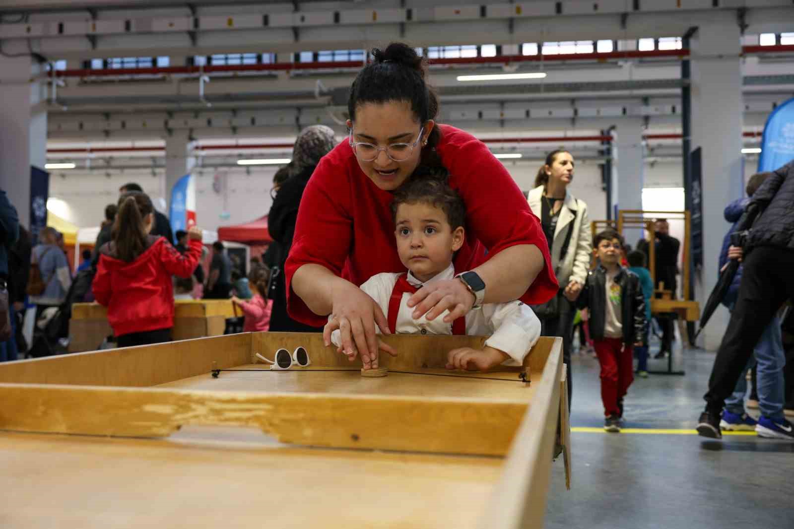 Başkan Çerçioğlu’ndan çocuklara 23 Nisan hediyesi
