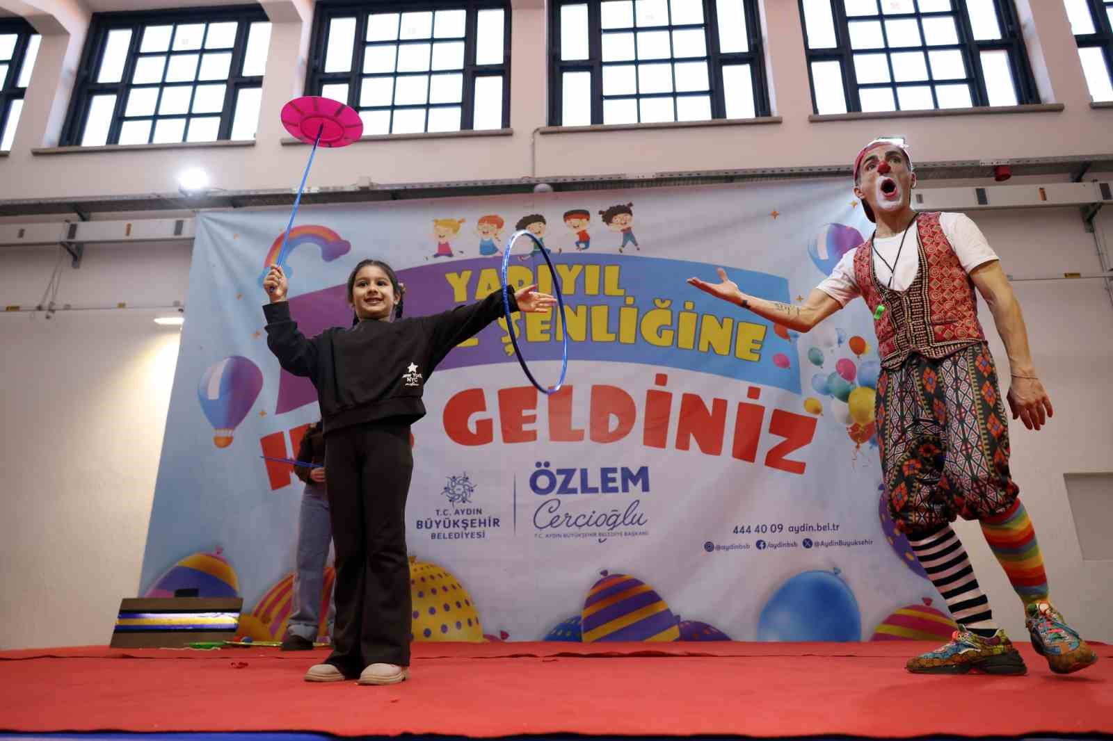 Başkan Çerçioğlu’ndan çocuklara karne hediyedi
