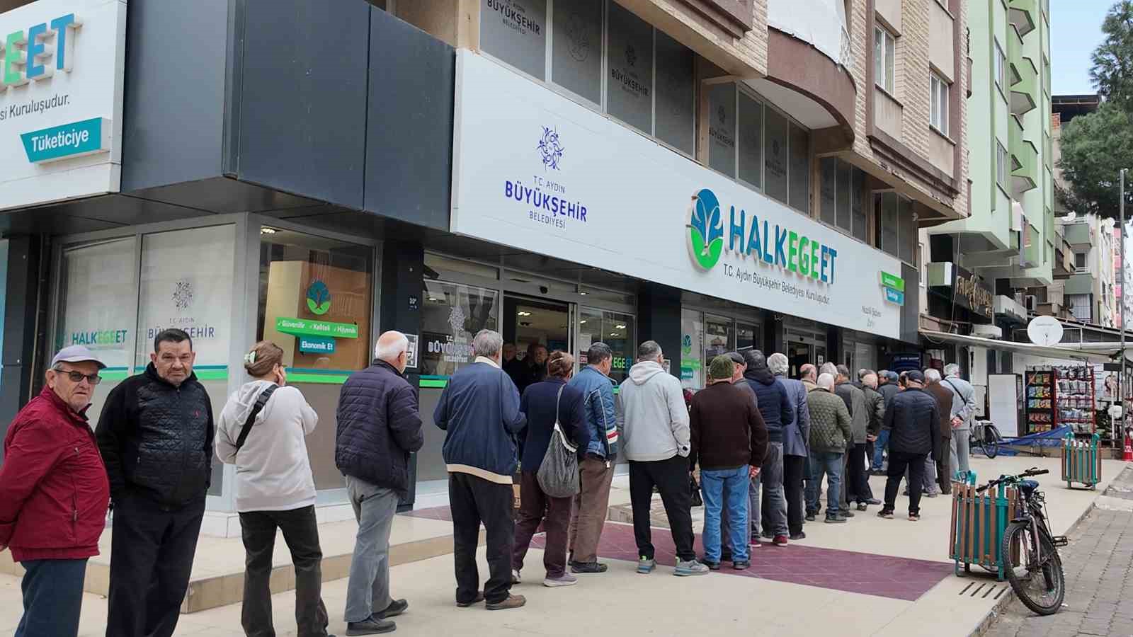 Başkan Çerçioğlu’ndan Ramazan Bayramı öncesi Halk Ege Et şubelerinde indirim
