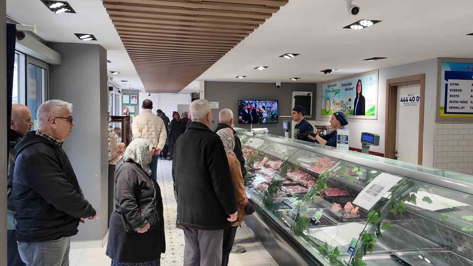 Başkan Çerçioğlu’ndan Ramazan Bayramı öncesi Halk Ege Et şubelerinde indirim
