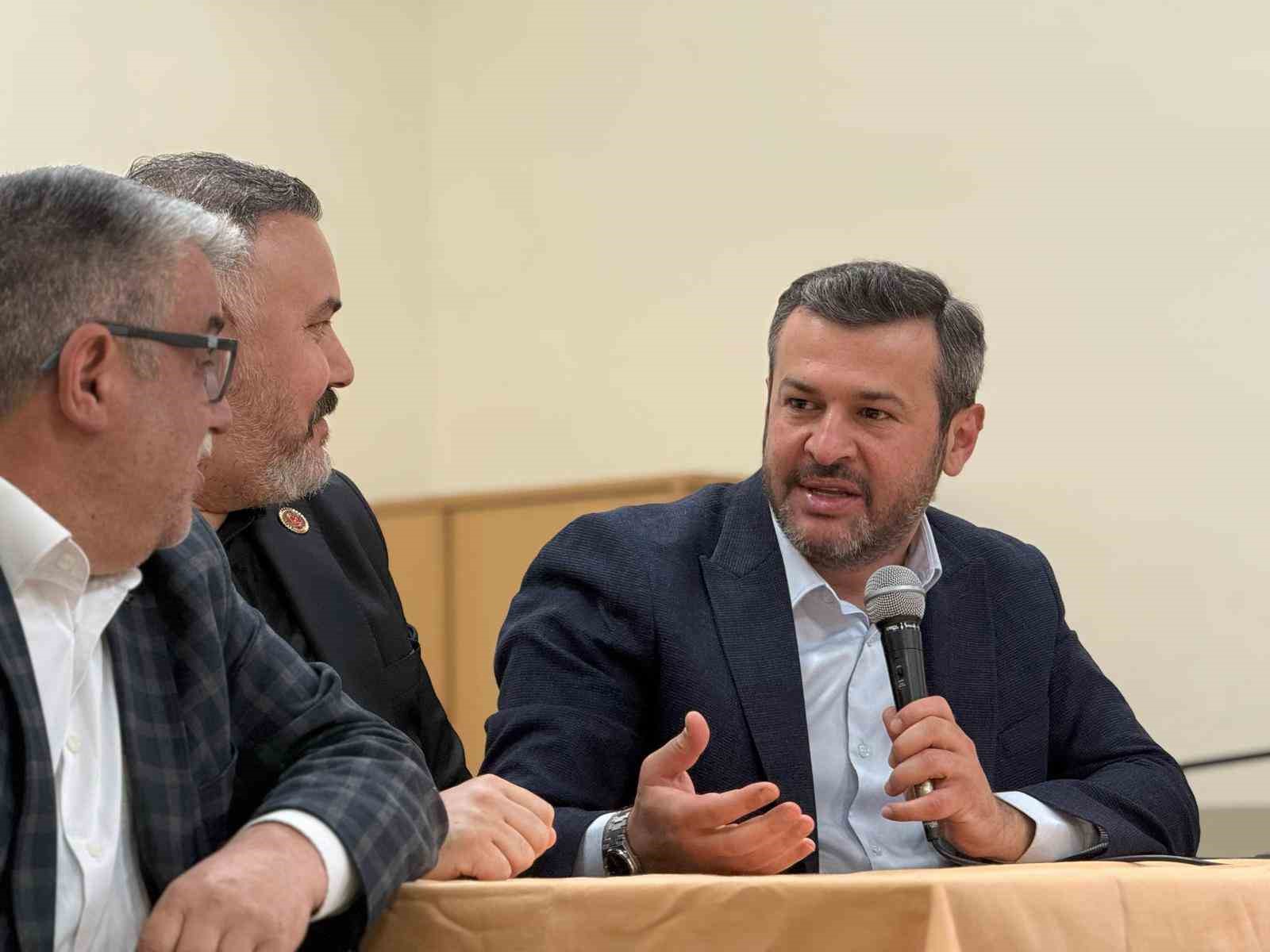 Başkan Çetinkaya’dan miniklere yerel yönetim dersi
