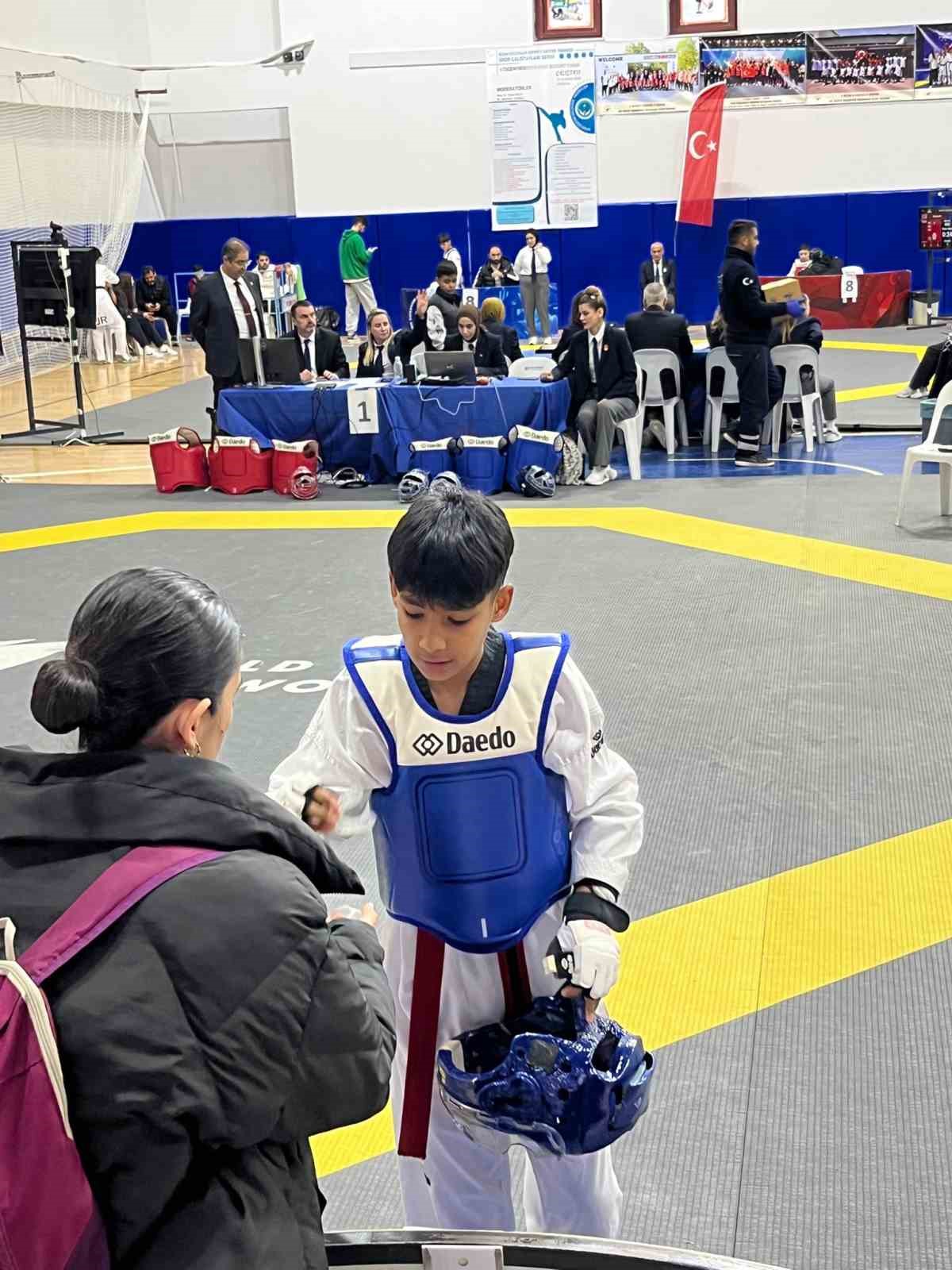 Başkan Çolakbayrakdar: "Altyapıdan yetişen evlatlarımızla sporda zirveye yürüyoruz"
