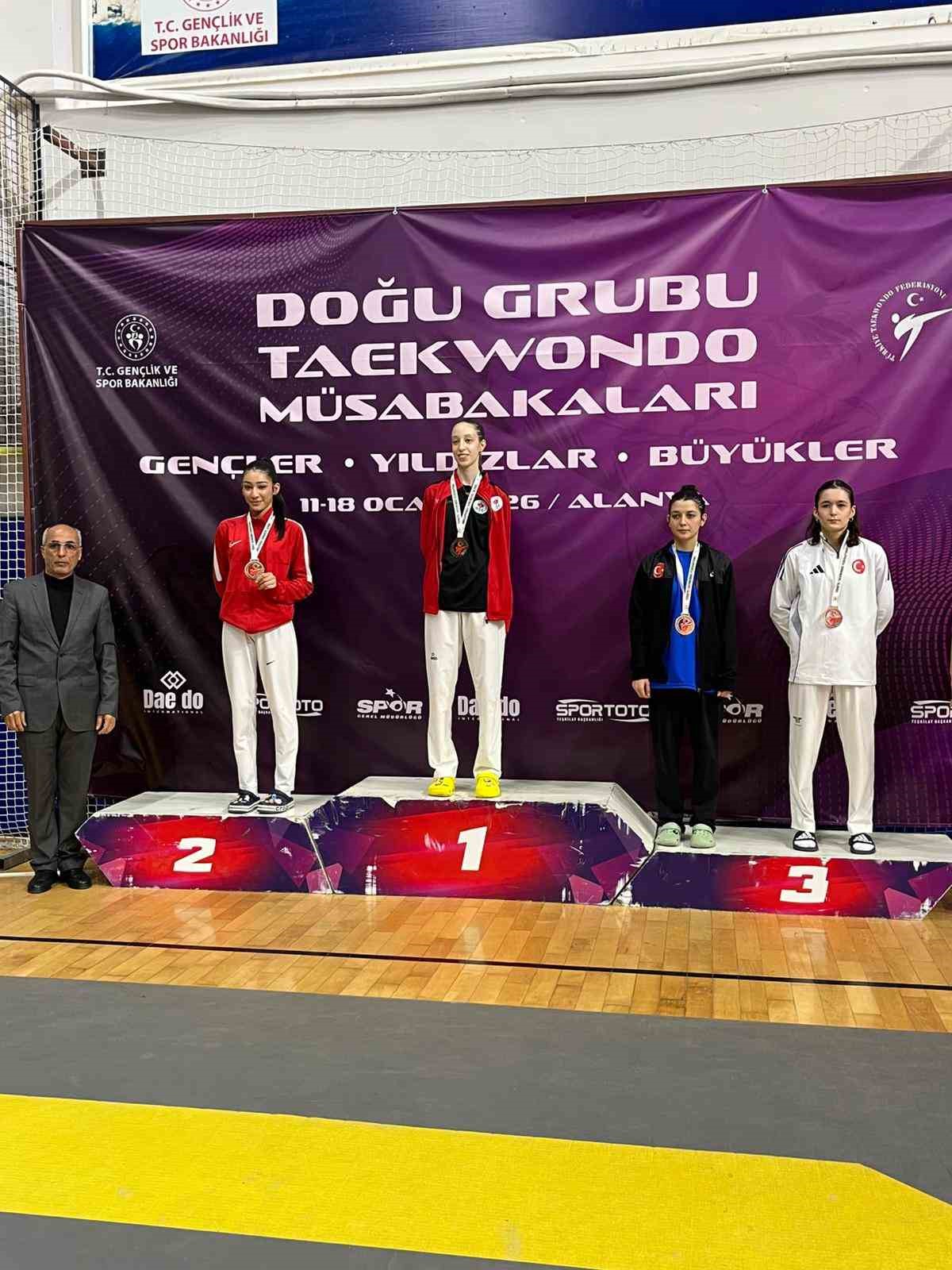 Başkan Çolakbayrakdar: "Altyapıdan yetişen evlatlarımızla sporda zirveye yürüyoruz"
