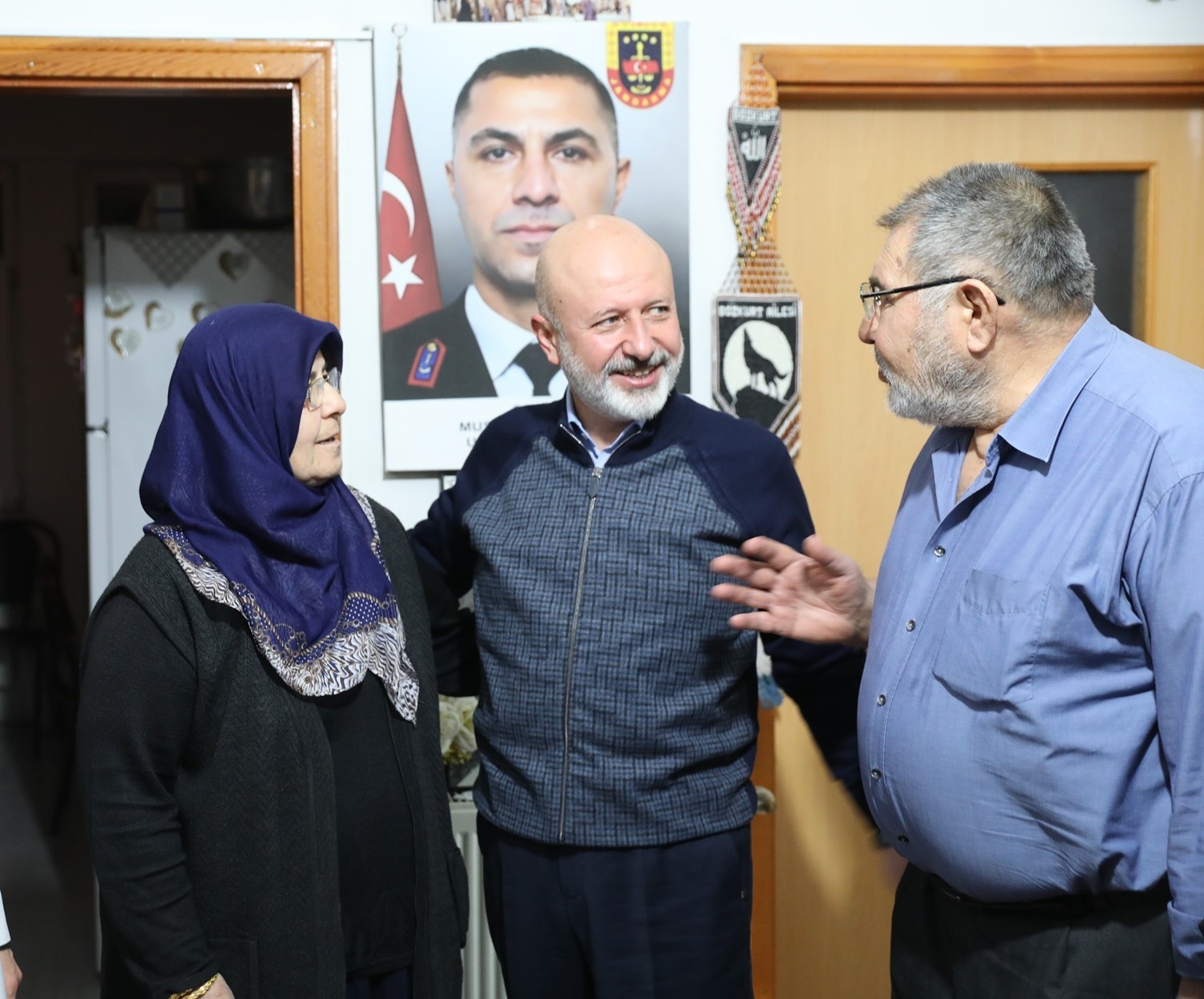 Başkan Çolakbayrakdar: "Aziz şehitlerimiz asla unutulmayacak, emanetleri başımızın tacıdır"
Başkan Çolakbayrakdar: "Aziz şehitlerimiz asla unutulmayacak, emanetleri başımızın tacıdır"