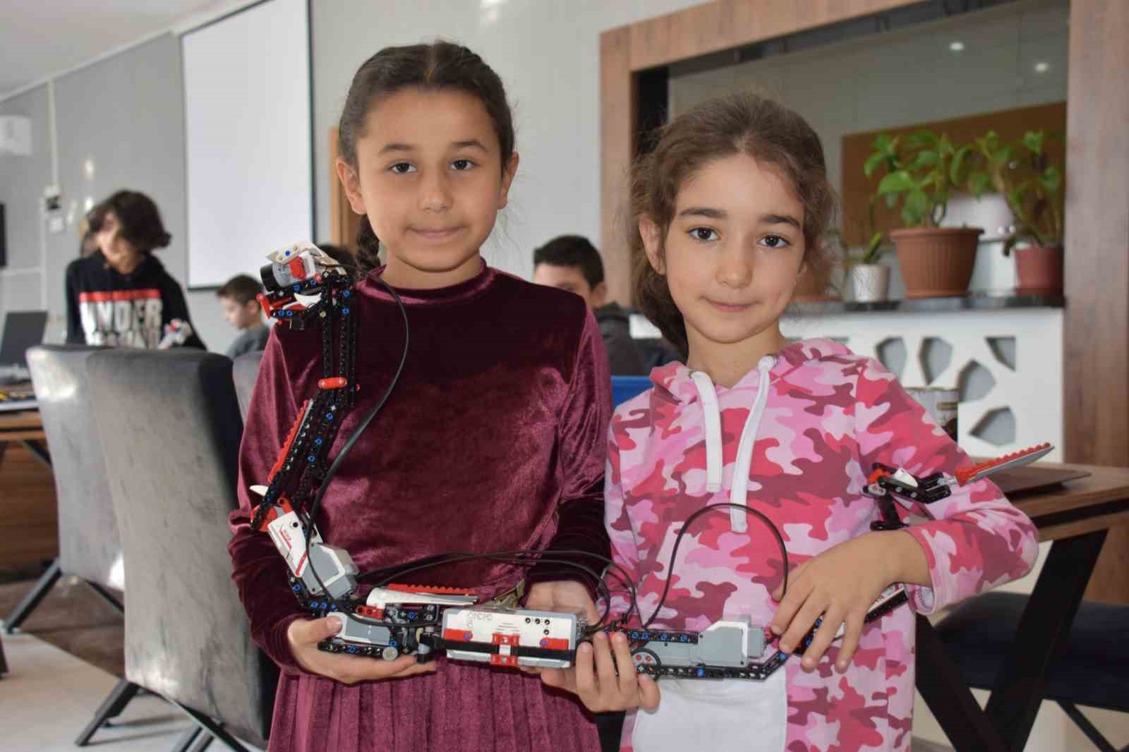 Başkan Çolakbayrakdar, "Bilim ve teknolojiyle güçlü Türkiye’yi inşa ediyoruz"
