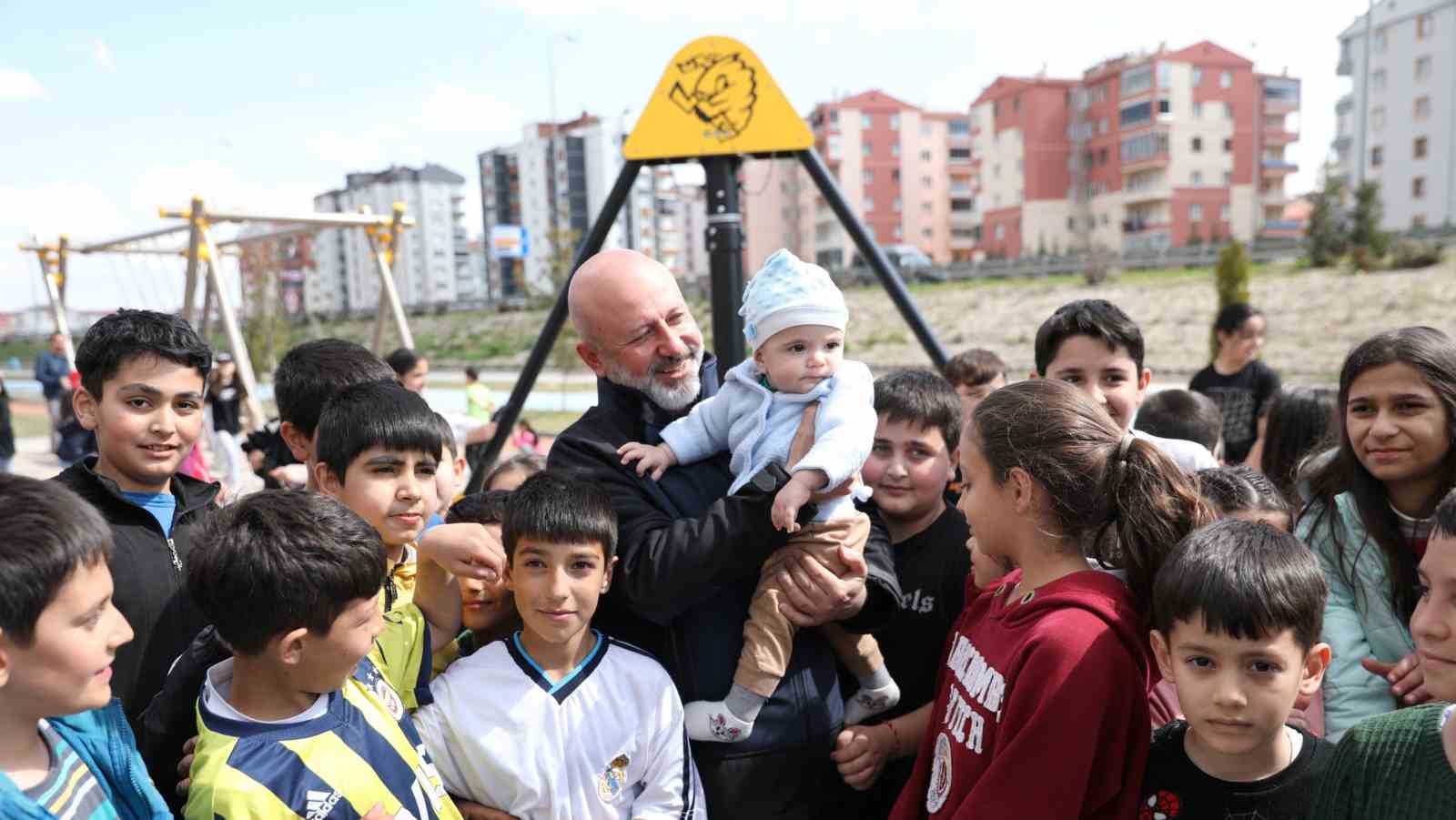 Başkan Çolakbayrakdar: "Daha yeşil bir çevre, huzurlu bir yaşam inşa ediyoruz"
