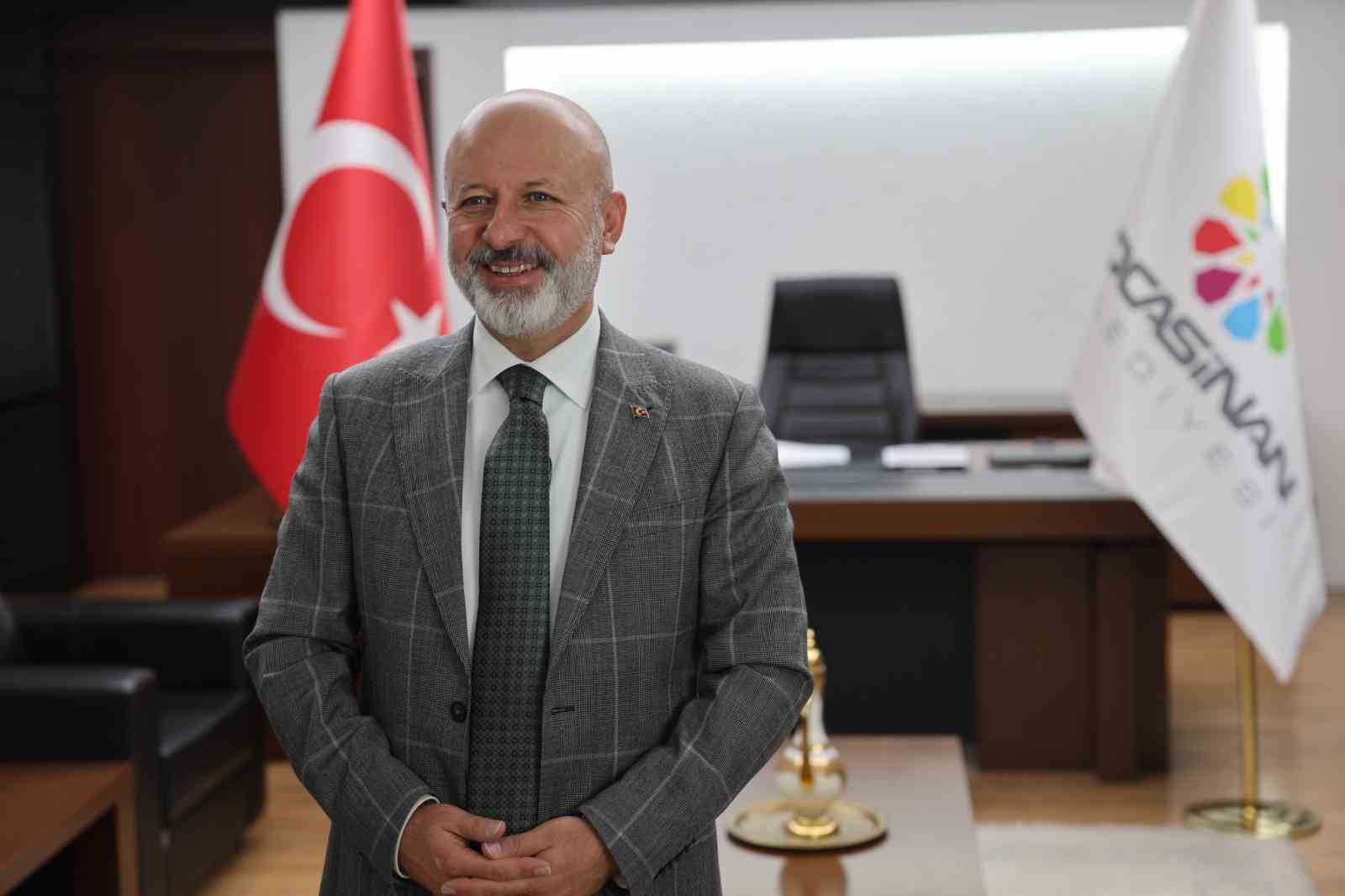 Başkan Çolakbayrakdar: "Depremzede kardeşlerimizin her daim yanındayız"
