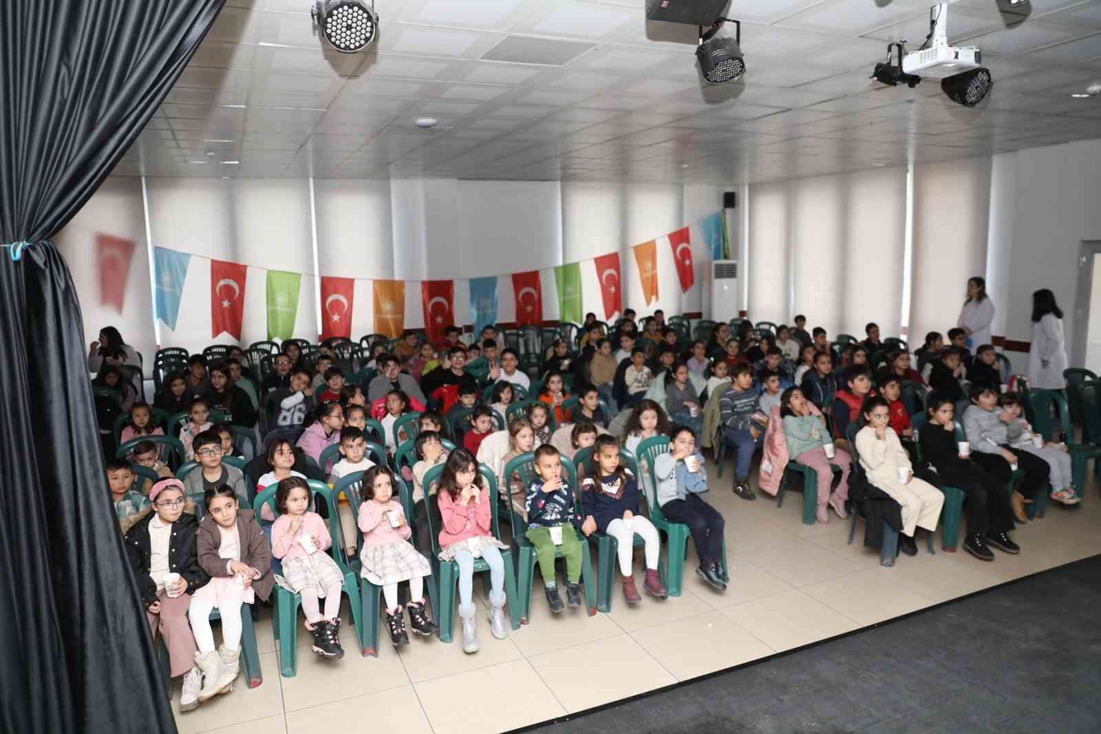 Başkan Çolakbayrakdar: "En kıymetli hazinemiz çocuklarımızın gülümsemesidir"
Başkan Çolakbayrakdar: "En kıymetli hazinemiz çocuklarımızın gülümsemesidir"