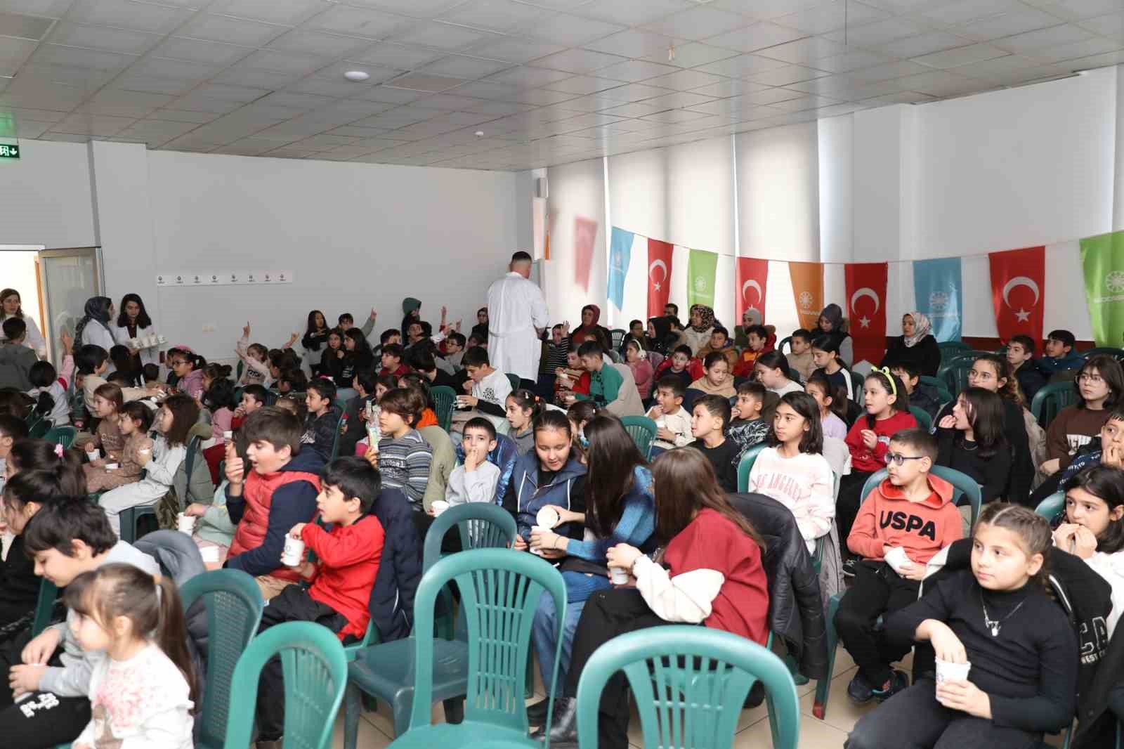 Başkan Çolakbayrakdar: "En kıymetli hazinemiz çocuklarımızın gülümsemesidir"
Başkan Çolakbayrakdar: "En kıymetli hazinemiz çocuklarımızın gülümsemesidir"