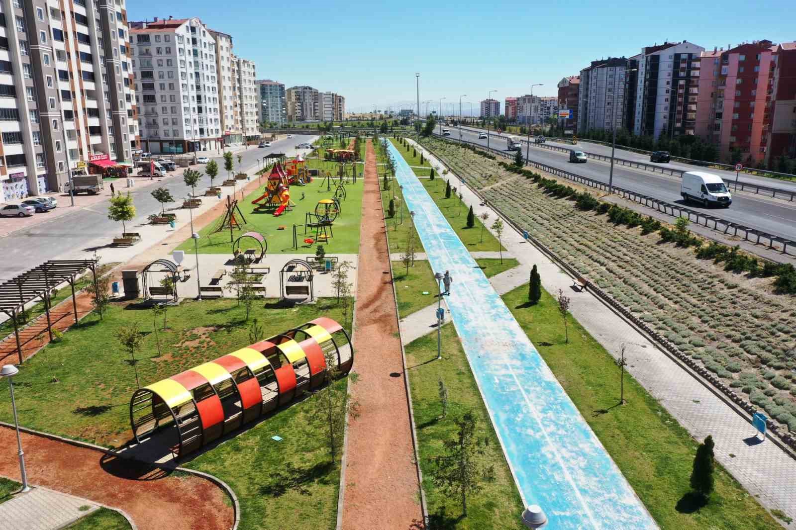 Başkan Çolakbayrakdar: "Evlatlarımız için her parka toprak alan yapıyoruz"
