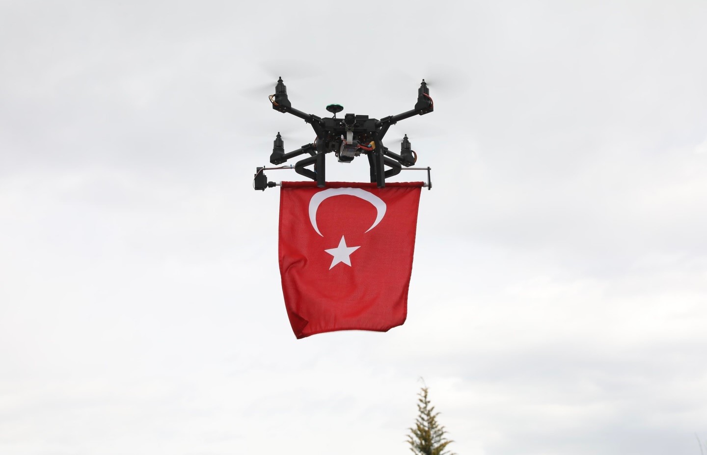 Başkan Çolakbayrakdar: "Gençlerimizin ürettiği her proje Türkiye’nin gücüne güç katacak"
