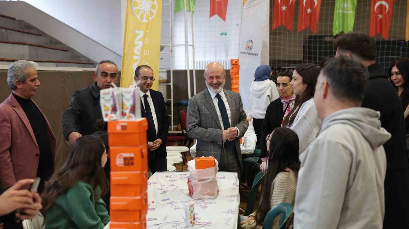 Başkan Çolakbayrakdar: "Güçlü Türkiye’nin temeli gençlerimizdir"
Başkan Çolakbayrakdar: "Güçlü Türkiye’nin temeli gençlerimizdir"