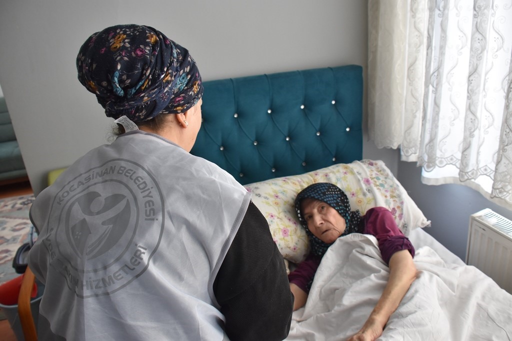 Başkan Çolakbayrakdar: "Hemşehrilerimizin gönlüne dokunmak için çalışıyoruz"
