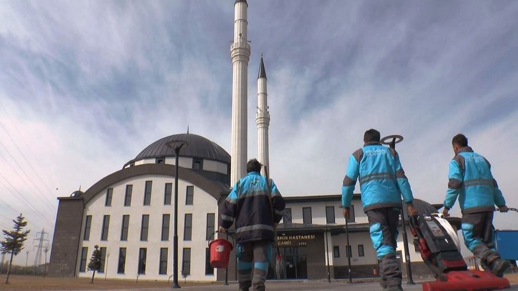 Başkan Çolakbayrakdar: "Hemşehrilerimizin huzuru önceliğimizdir"
