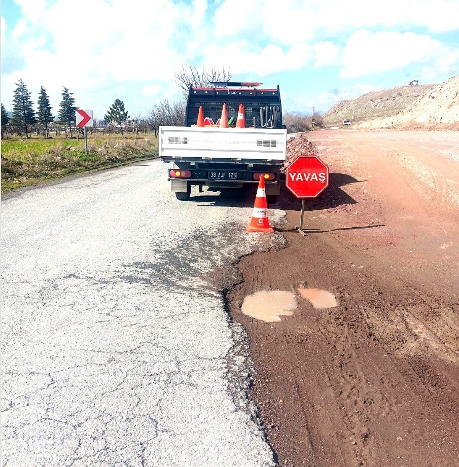 Başkan Çolakbayrakdar: "Her sokağa konfor, her mahalleye değişim getiriyoruz"
Başkan Çolakbayrakdar: "Her sokağa konfor, her mahalleye değişim getiriyoruz"