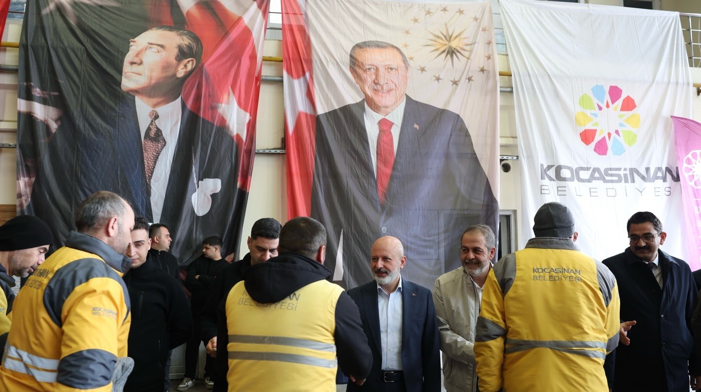 Başkan Çolakbayrakdar: "Huzur iklimi en büyük nimetimiz"
Başkan Çolakbayrakdar: "Huzur iklimi en büyük nimetimiz"