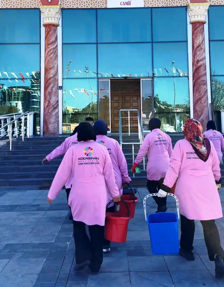 Başkan Çolakbayrakdar: "Huzurlu bir ramazan için tüm ekiplerimizle sahadayız"
