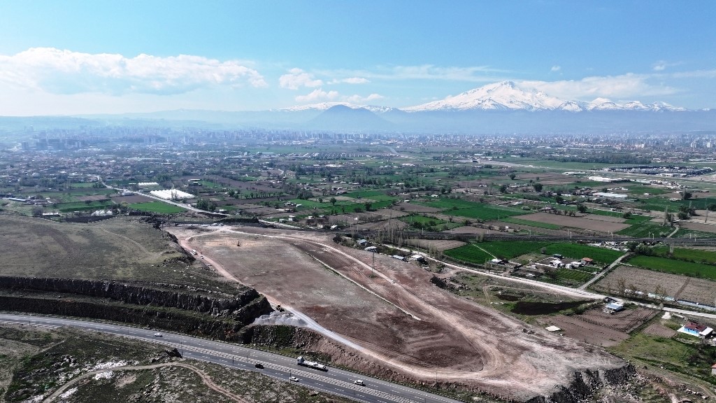Başkan Çolakbayrakdar: "Kendi enerjisini üreten örnek ve sayılı belediyelerden biri olacağız"

