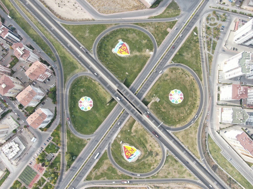 Başkan Çolakbayrakdar: "Kocasinan’ı estetik dokunuşlarla geleceğin şehri haline getiriyoruz"
