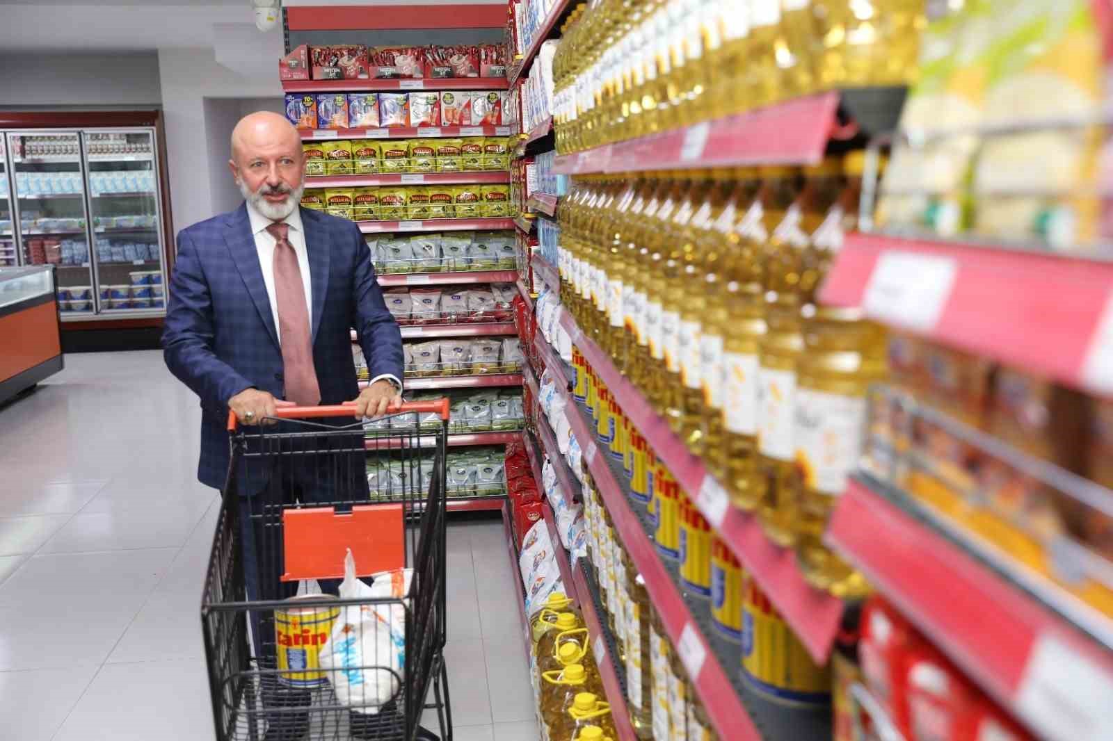 Başkan Çolakbayrakdar: "Ramazan’ın bereketiyle çalınmadık kapı, girilmedik gönül bırakmadık"
Başkan Çolakbayrakdar: "Ramazan’ın bereketiyle çalınmadık kapı, girilmedik gönül bırakmadık"