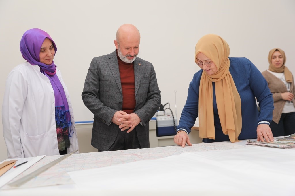 Başkan Çolakbayrakdar: "Şehrimize değer katan modern tesisler hemşehrilerimizin hizmetinde"
