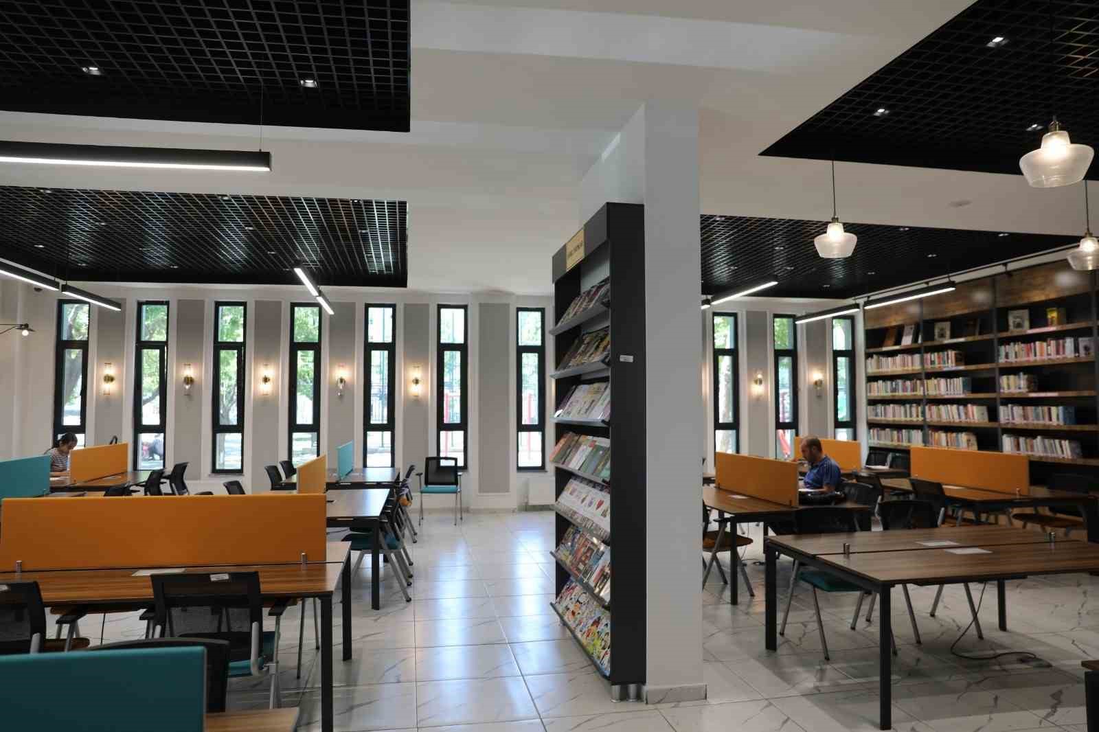 Başkan Çolakbayrakdar: "Sinan Kütüphaneleri’yle okuyan bir nesil yetişmesine katkı sunuyoruz"
