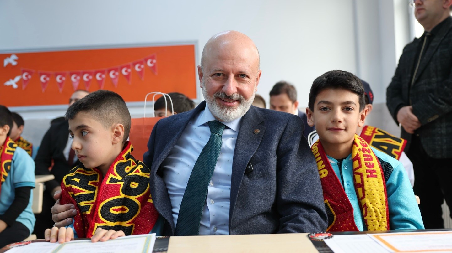 Başkan Çolakbayrakdar: "Türkiye’nin geleceği olan evlatlarımızın eğitimi için çalışıyoruz"
