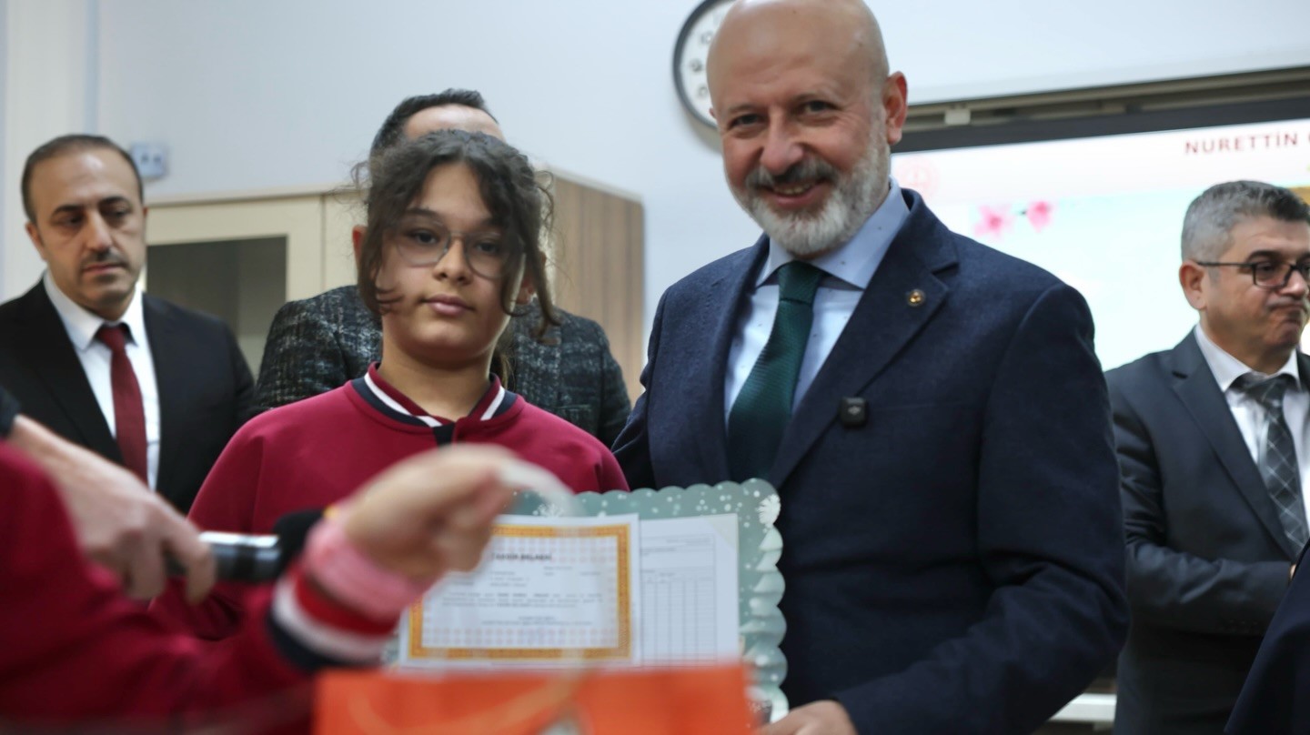 Başkan Çolakbayrakdar: "Türkiye’nin geleceği olan evlatlarımızın eğitimi için çalışıyoruz"
