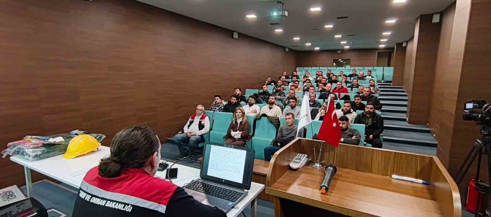 Başkan Çolakbayrakdar: "Yeşil şehir vizyonunu bilgiyle büyütüyoruz"
