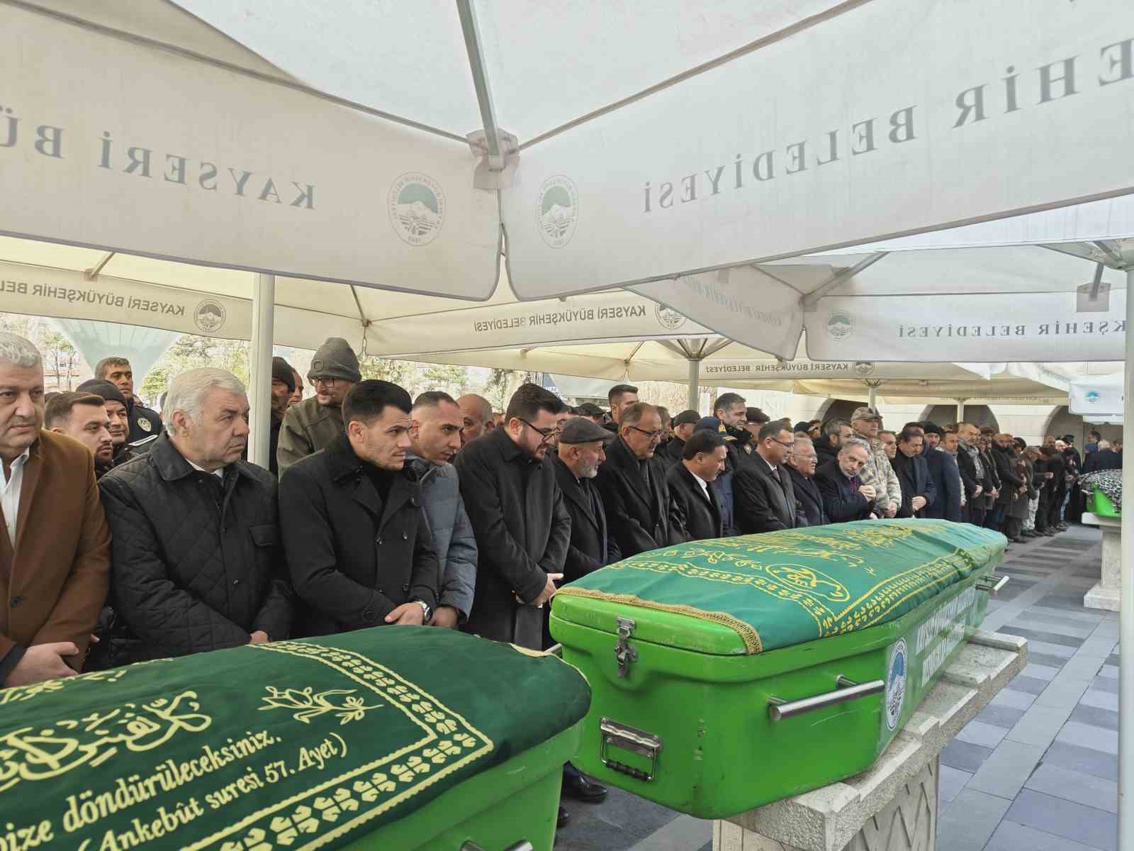 Başkan Çolakbayrakdar’ın babası toprağa verildi
