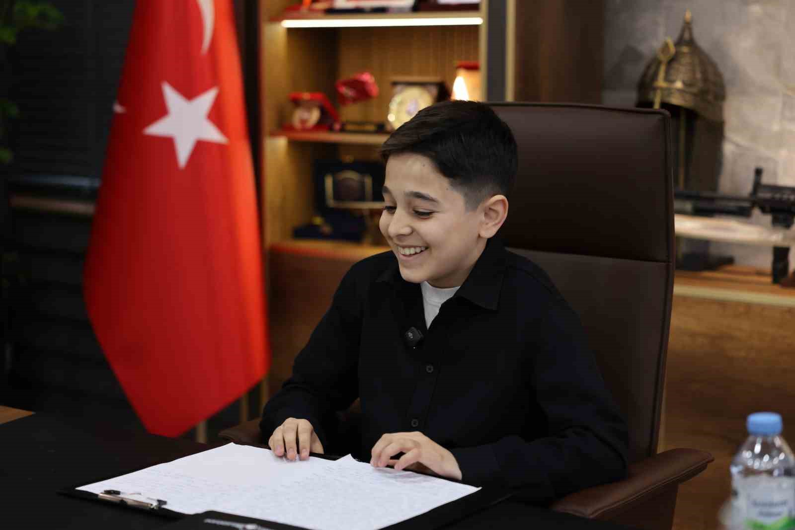 Başkan Dere, koltuğunu Taha’ya devretti
