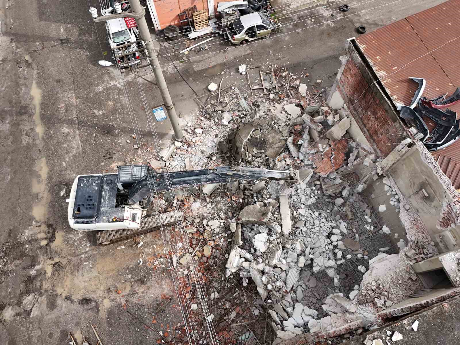 Başkan Doğan: "Gülsan Sanayi Sitesi’nin yıkımı 2 aya bitecek"
