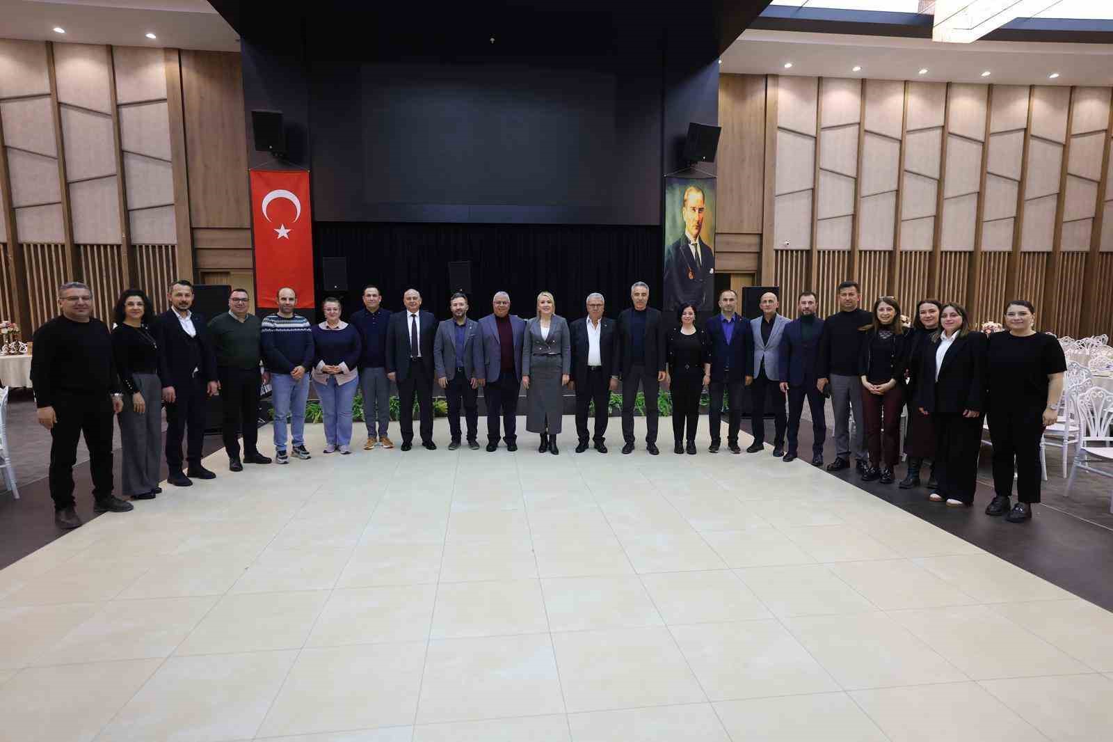Başkan Doğan muhtarlarla iftarda bir araya geldi
Başkan Doğan muhtarlarla iftarda bir araya geldi