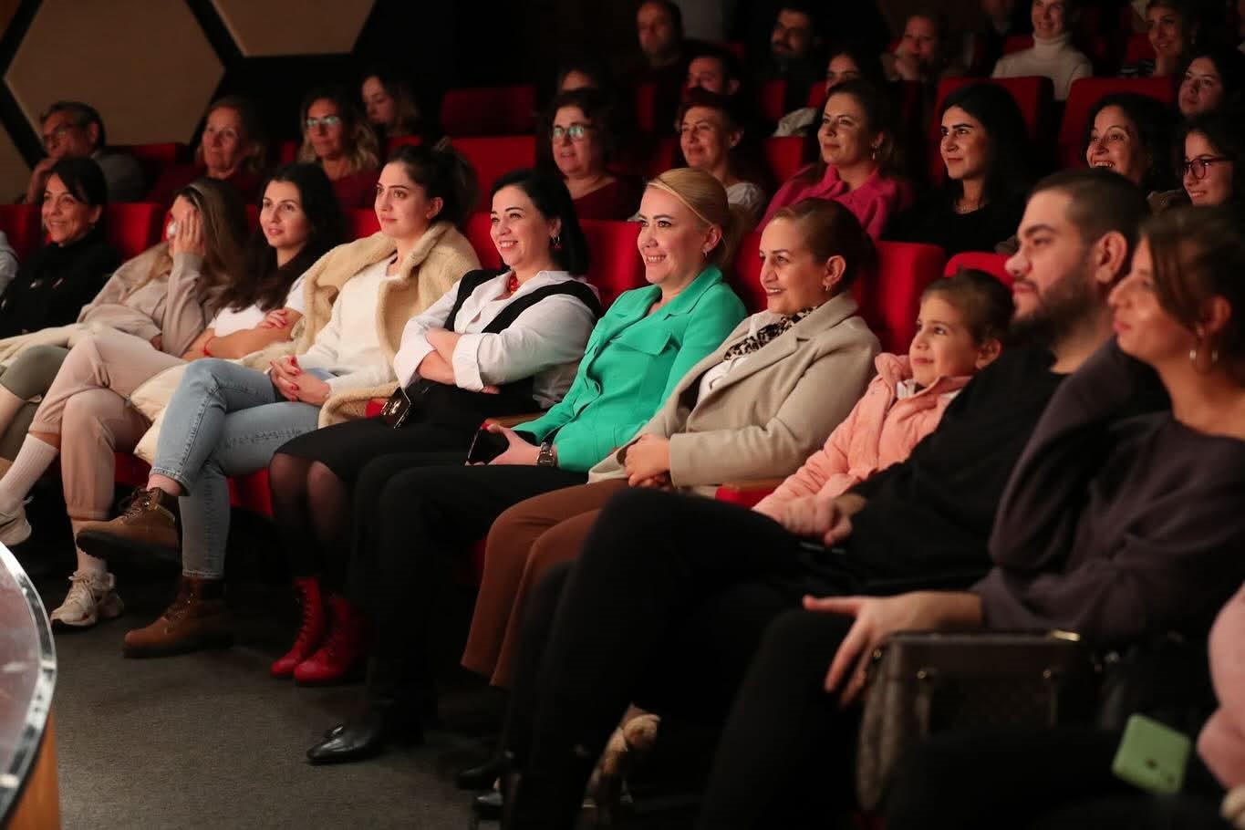 Başkan Doğan; "Tiyatro ortak değerlerin yaşatılmasında çok önemli bir yere sahiptir"
