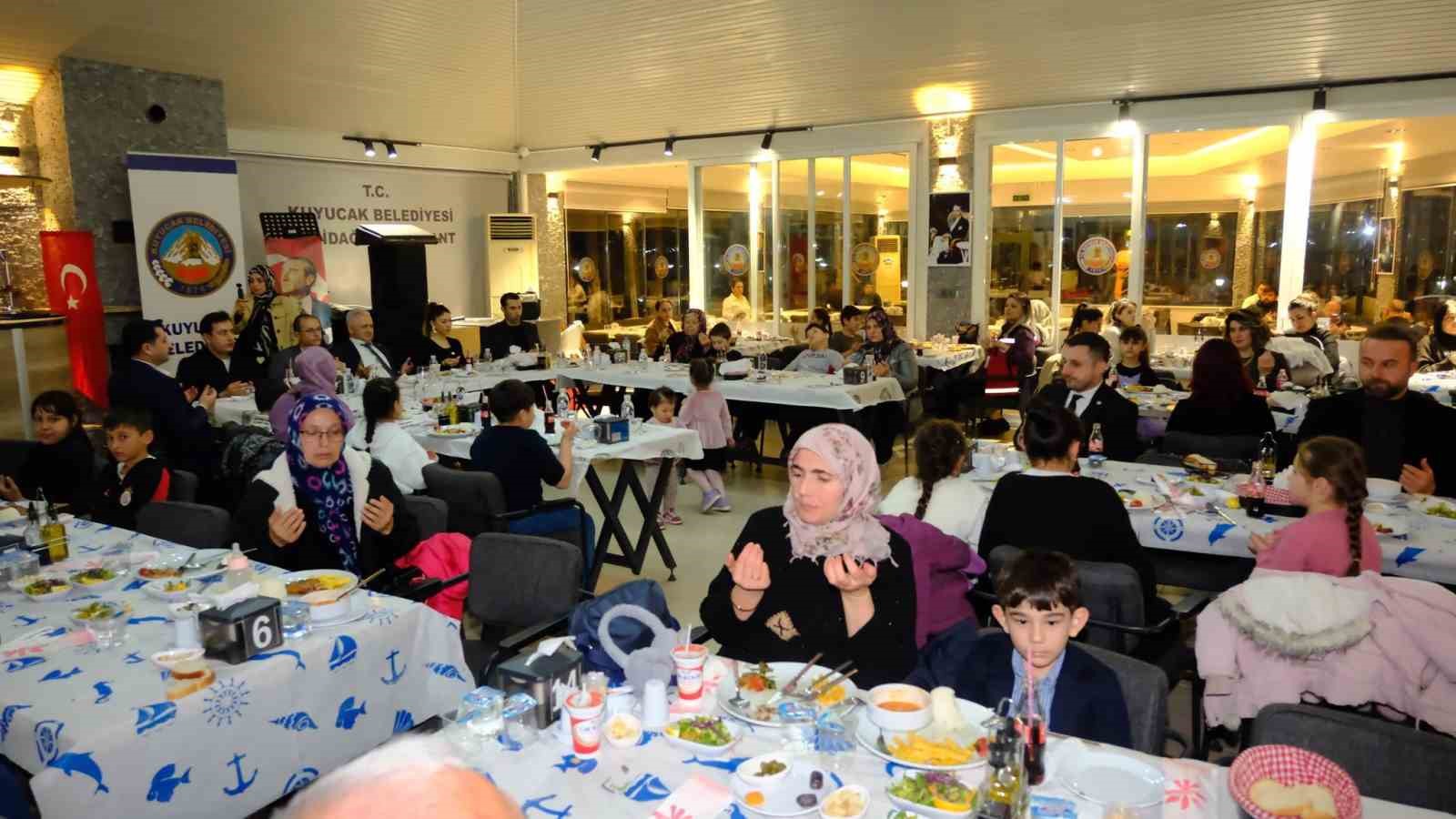 Başkan Doğanca, öksüz ve yetimlerle iftarda buluştu
