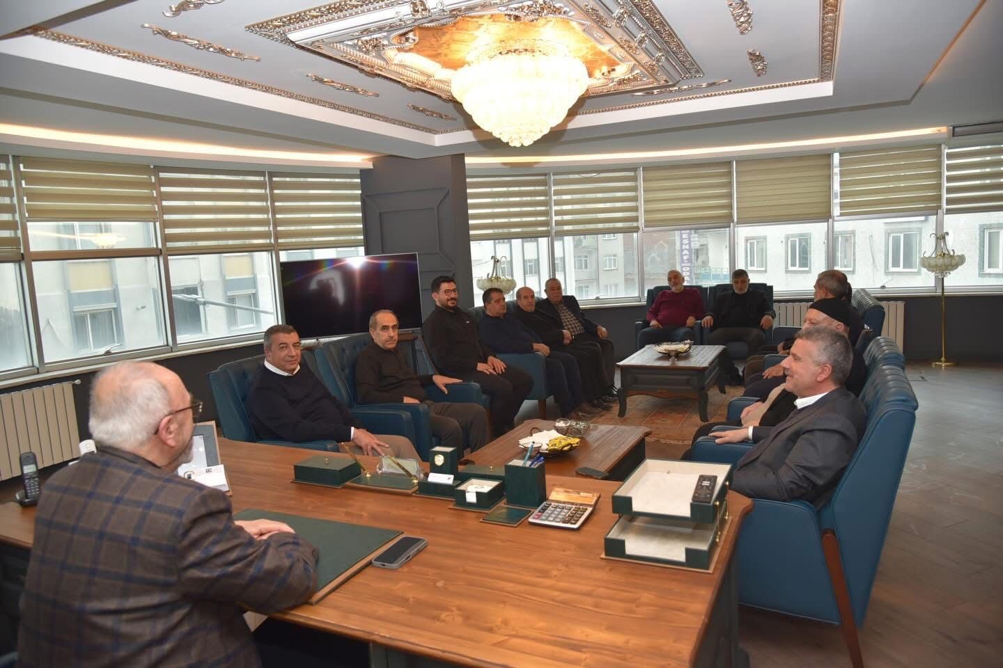 Başkan Dumandağ: "Borsalar arasında kurulacak iş birliklerinin, ülke ekonomisine uzun vadeli katkılar sağlayacağına inanıyoruz"
