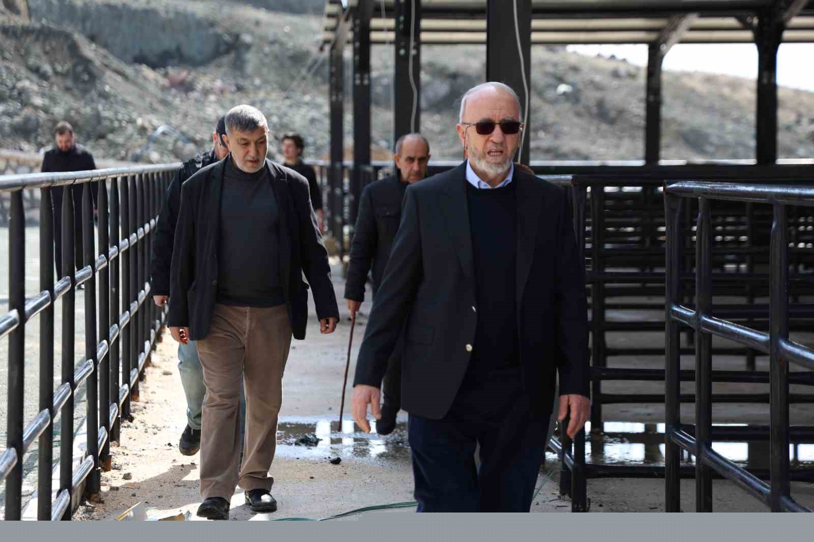 Başkan Dumandağ: "Fırat HÜTTMER sadece Elazığ’a değil, Doğu ve Güneydoğu Anadolu Bölgesi’ne hizmet verecek"
Başkan Dumandağ: "Fırat HÜTTMER sadece Elazığ’a değil, Doğu ve Güneydoğu Anadolu Bölgesi’ne hizmet verecek"