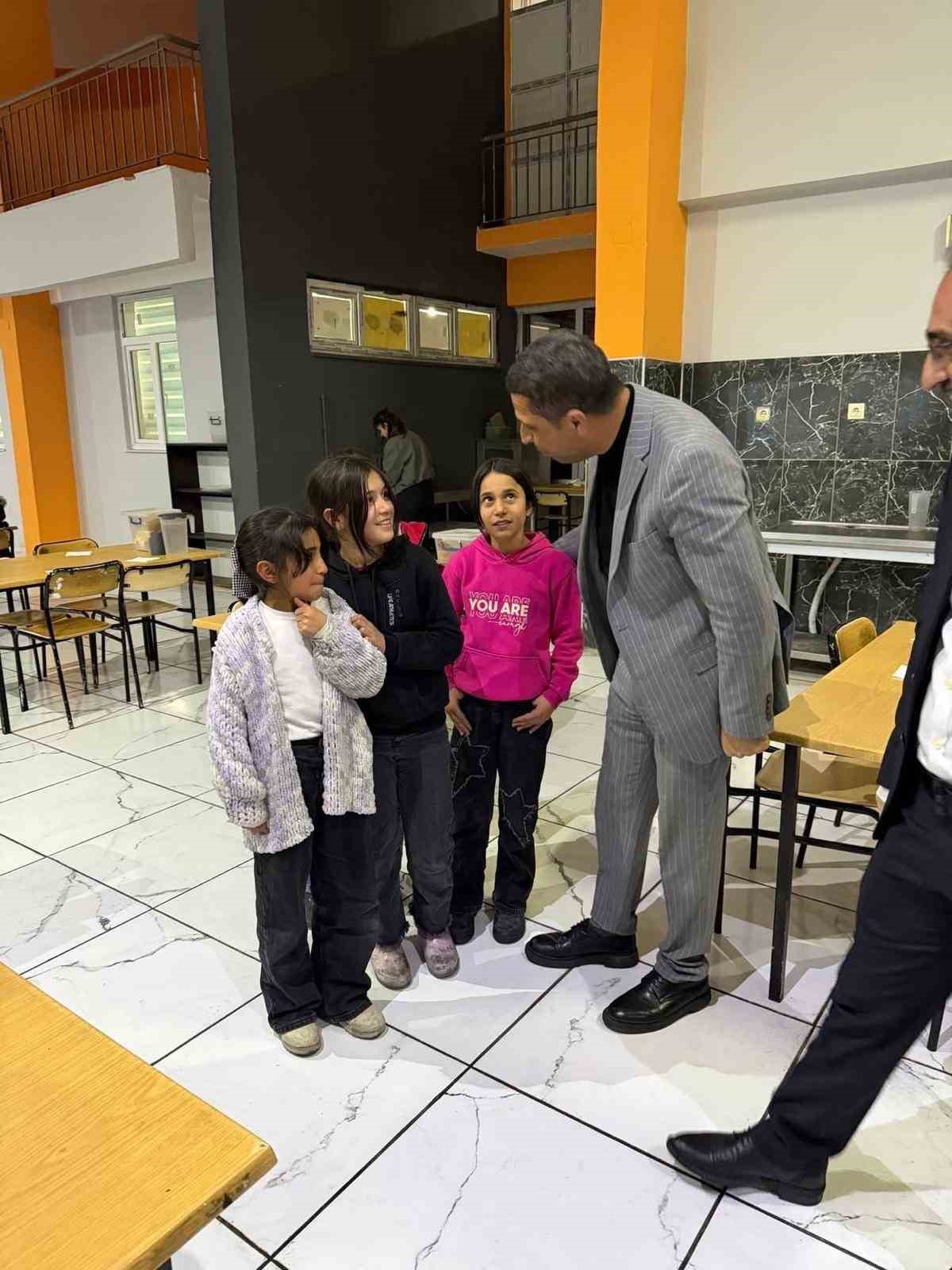 Başkan Durak öğrencilerle iftar açtı
