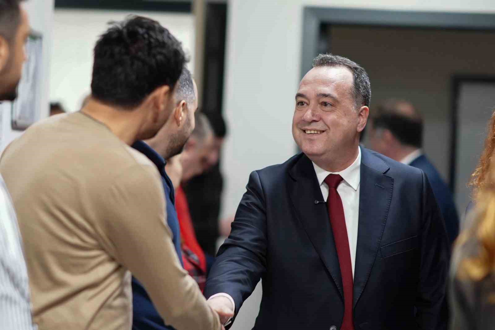 Başkan Dutlulu, Büyükşehir ve MASKİ personeliyle bayramlaştı
