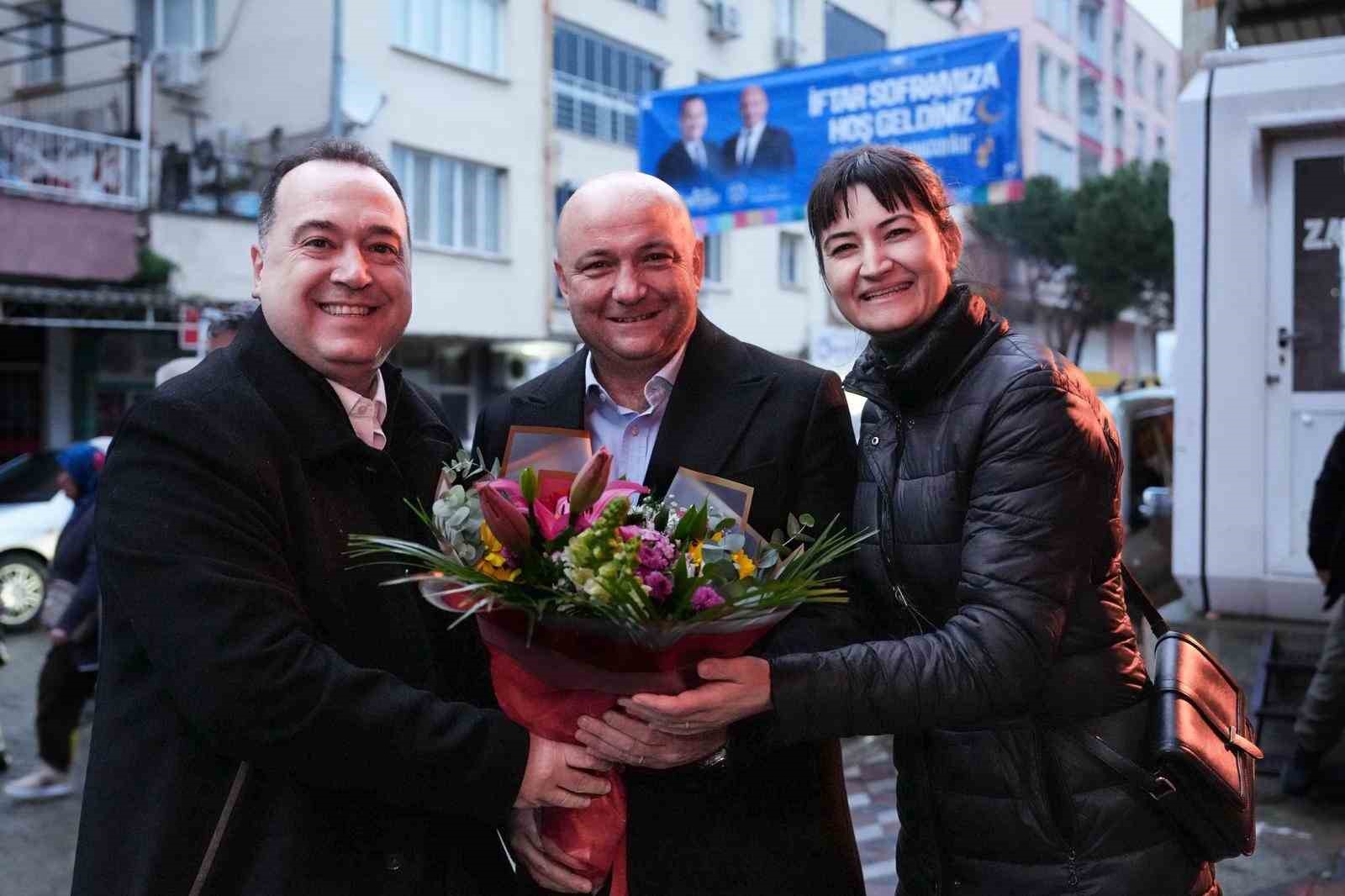 Başkan Dutlulu Gölmarmaralılarla iftar sofrasında buluştu
Başkan Dutlulu Gölmarmaralılarla iftar sofrasında buluştu