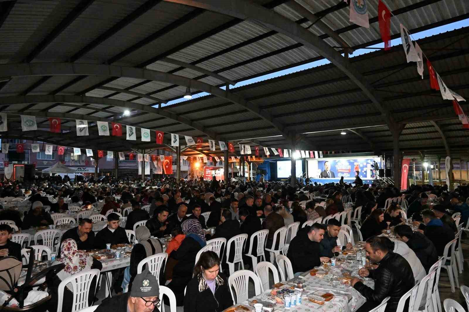 Başkan Dutlulu Gölmarmaralılarla iftar sofrasında buluştu
Başkan Dutlulu Gölmarmaralılarla iftar sofrasında buluştu