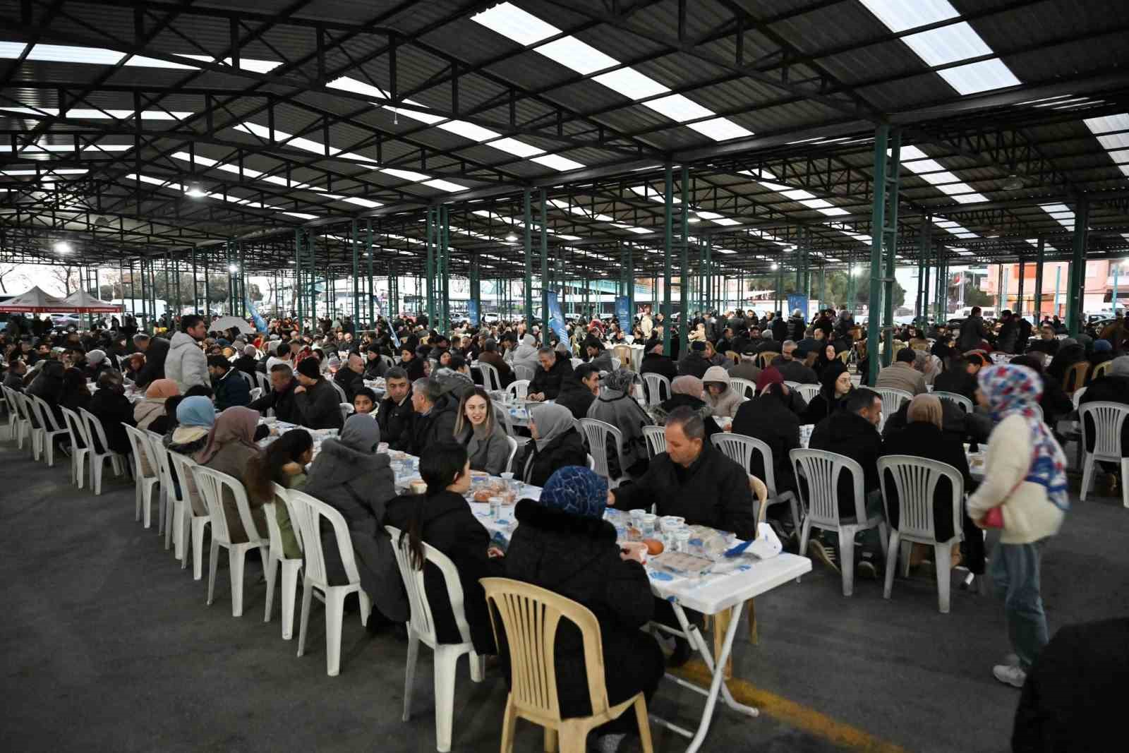 Başkan Dutlulu, Selendililer Derneği’nin iftar programına katıldı

