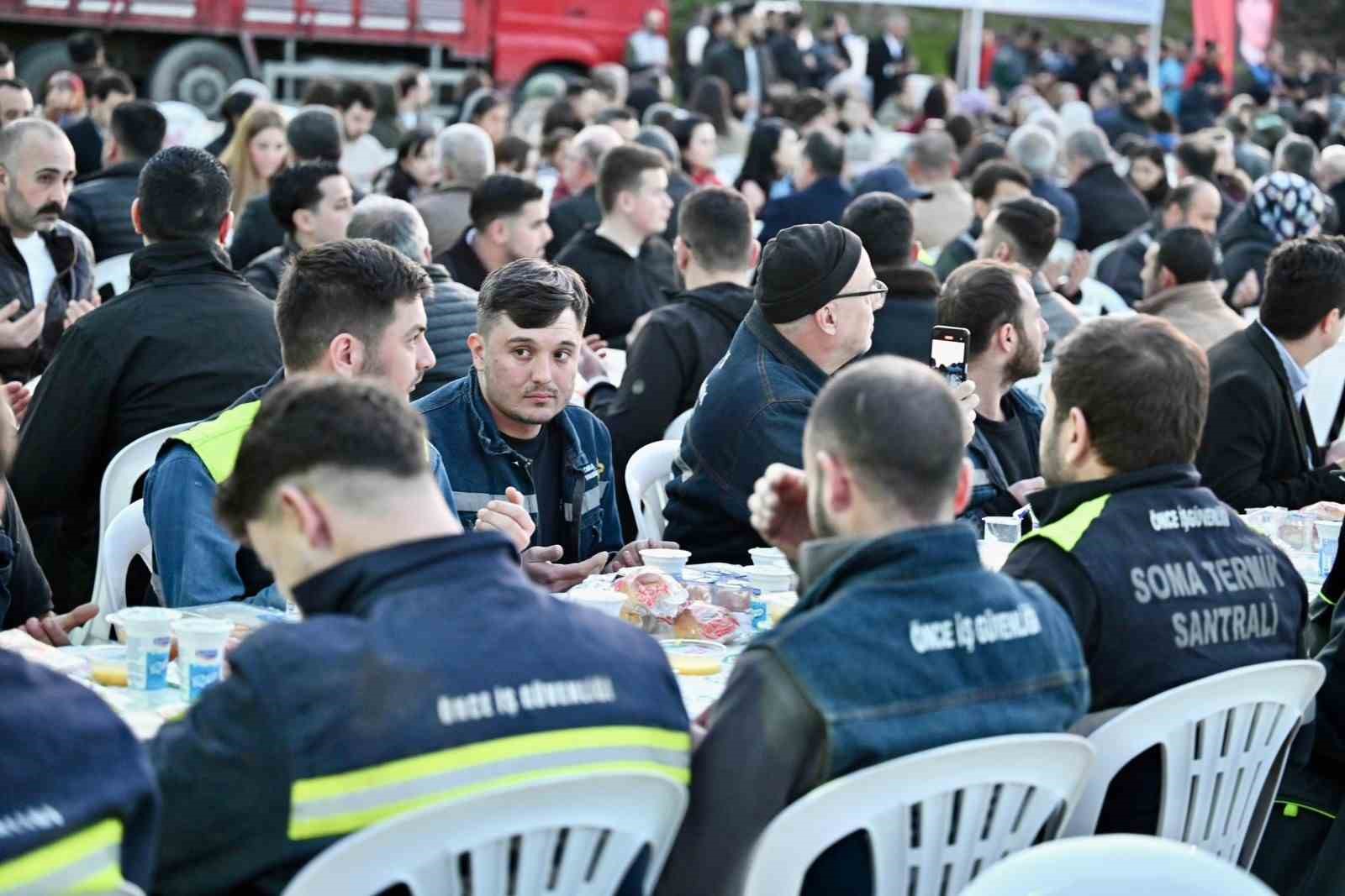 Başkan Dutlulu, Soma Termik Santrali işçilerini iftarda ağırladı
