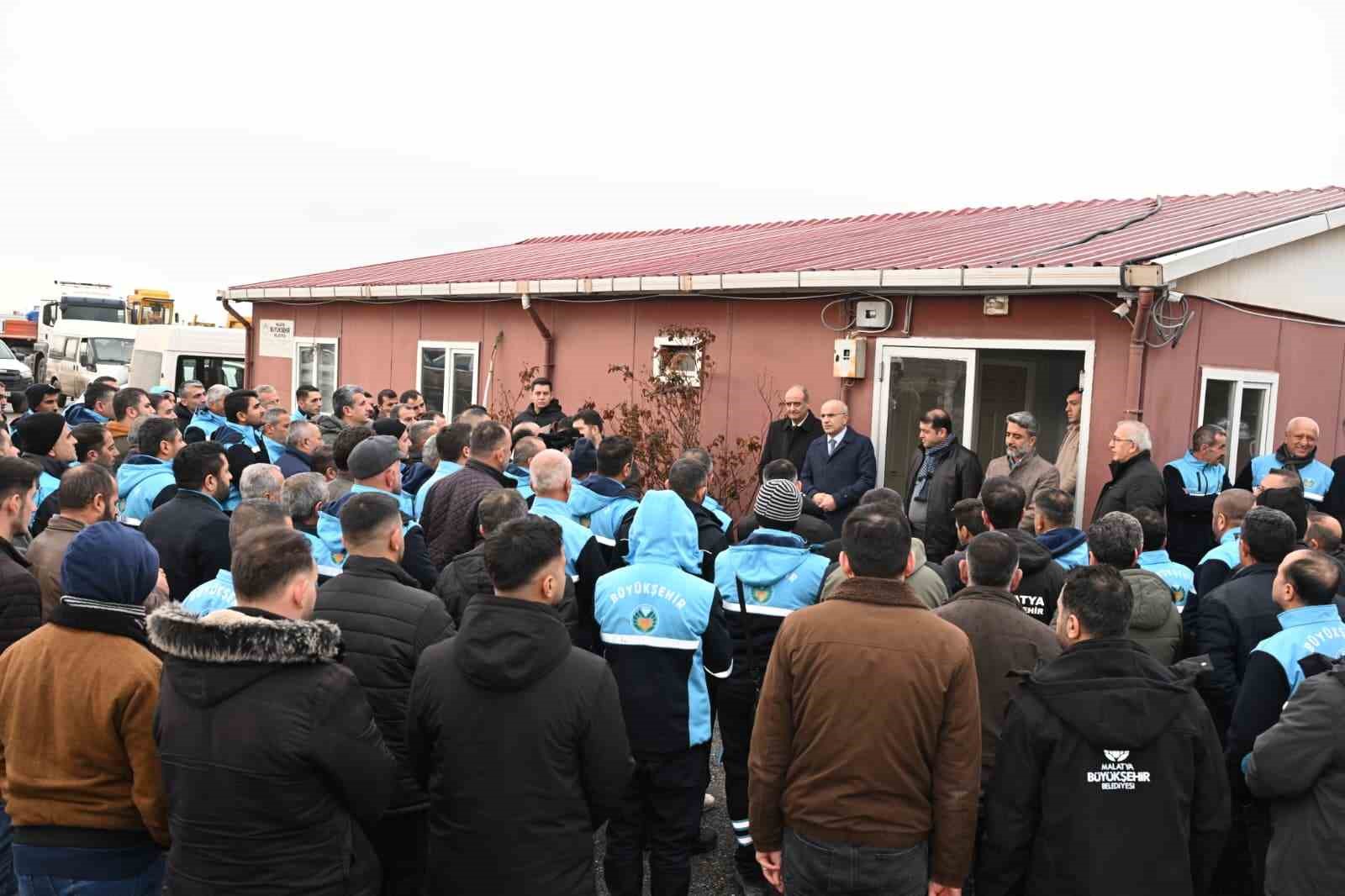 Başkan Er: "Yeni bir Malatya ortaya çıkıyor"
Başkan Er: "Yeni bir Malatya ortaya çıkıyor"