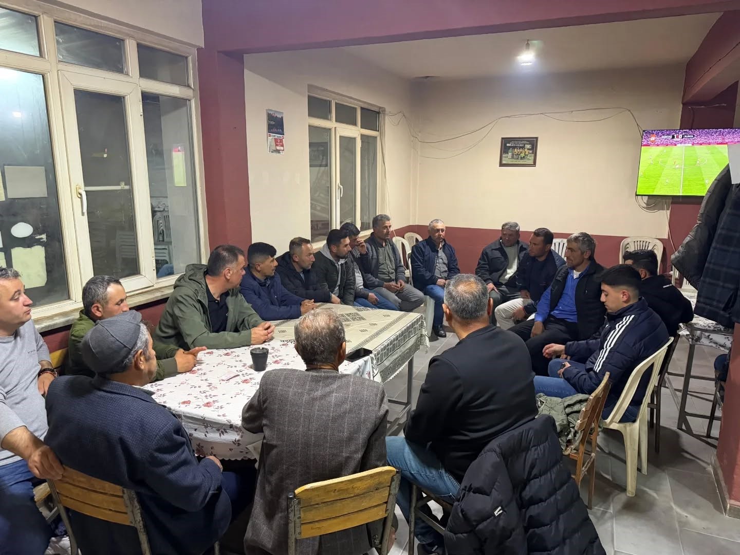 Başkan Ercan Koyunlar Mahallesi’nde vatandaşlarla buluştu
