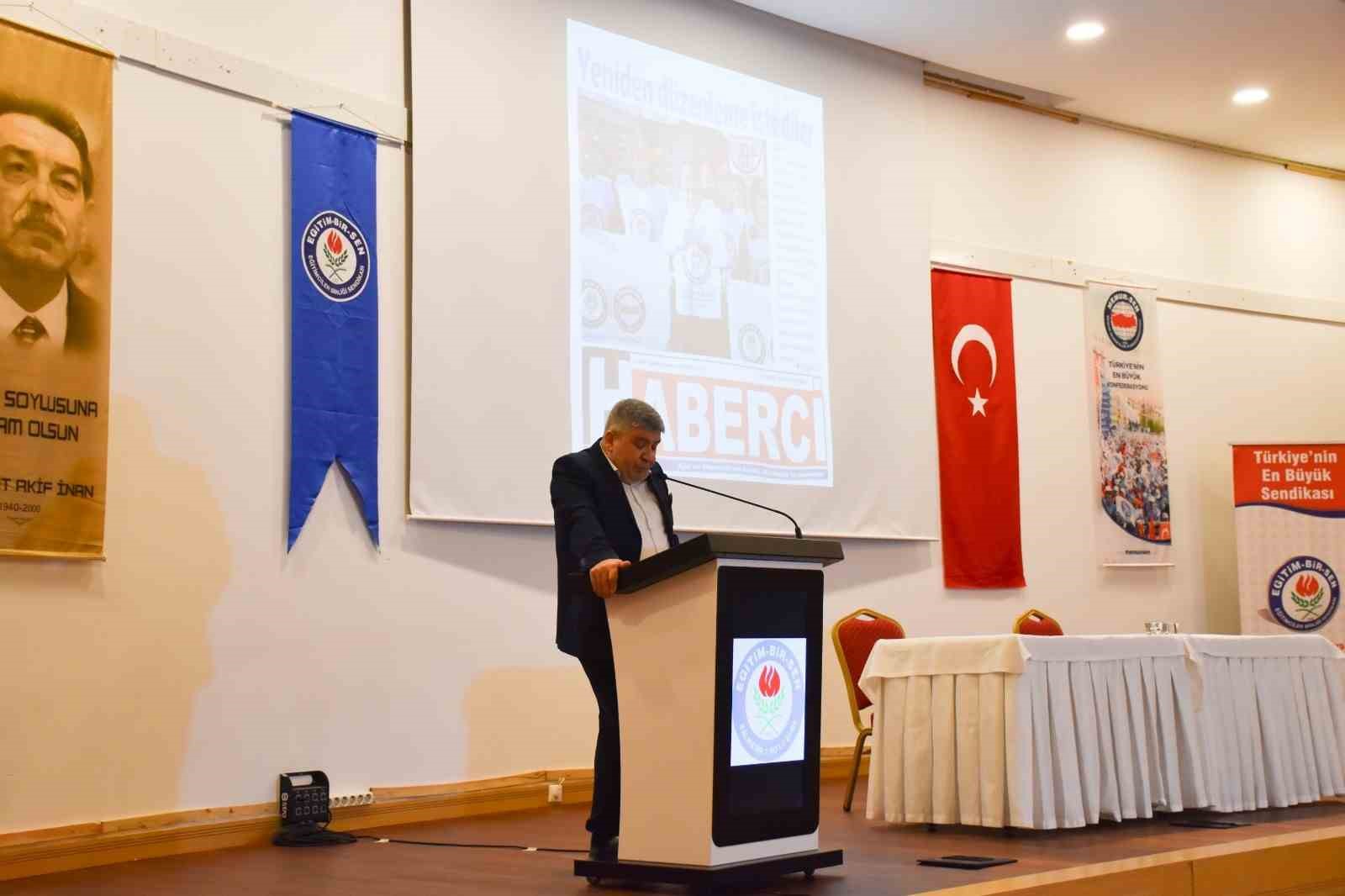 Başkan Ercan Kurter, meslek kanununa dikkat çekti
Başkan Ercan Kurter, meslek kanununa dikkat çekti