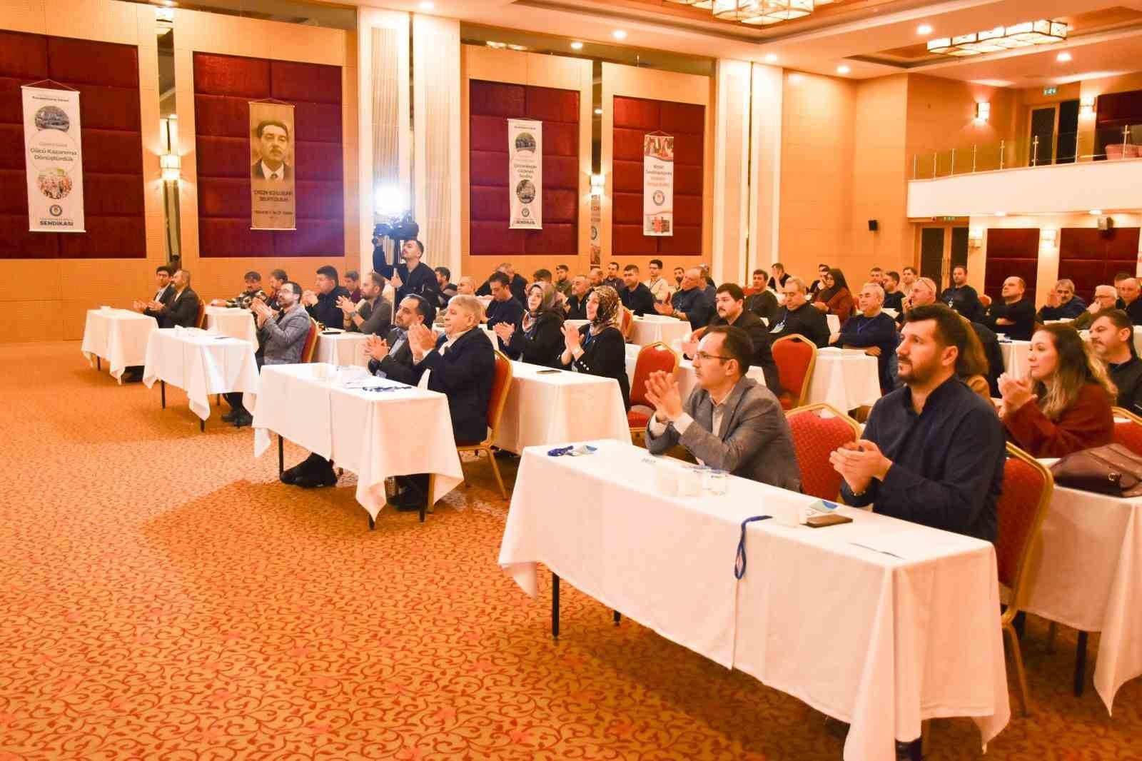 Başkan Ercan Kurter, meslek kanununa dikkat çekti
Başkan Ercan Kurter, meslek kanununa dikkat çekti