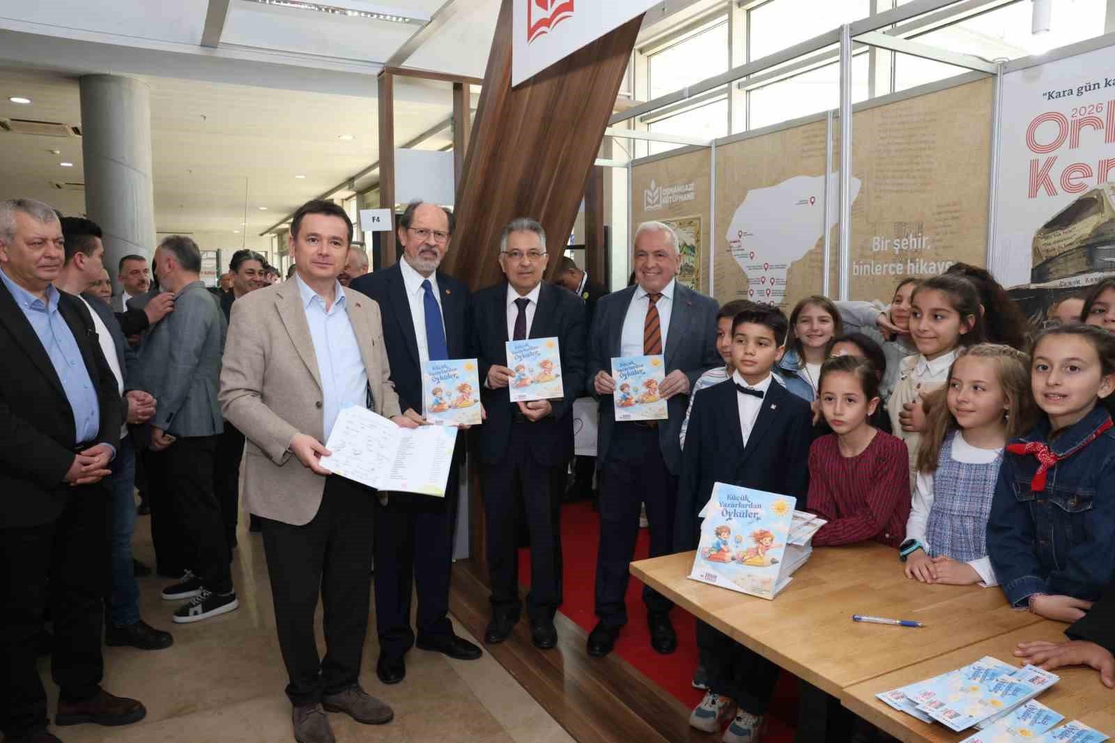 Başkan Erkan Aydın Bursa 23. Kitap Fuarı’nda çocuk yazarlarla buluştu
