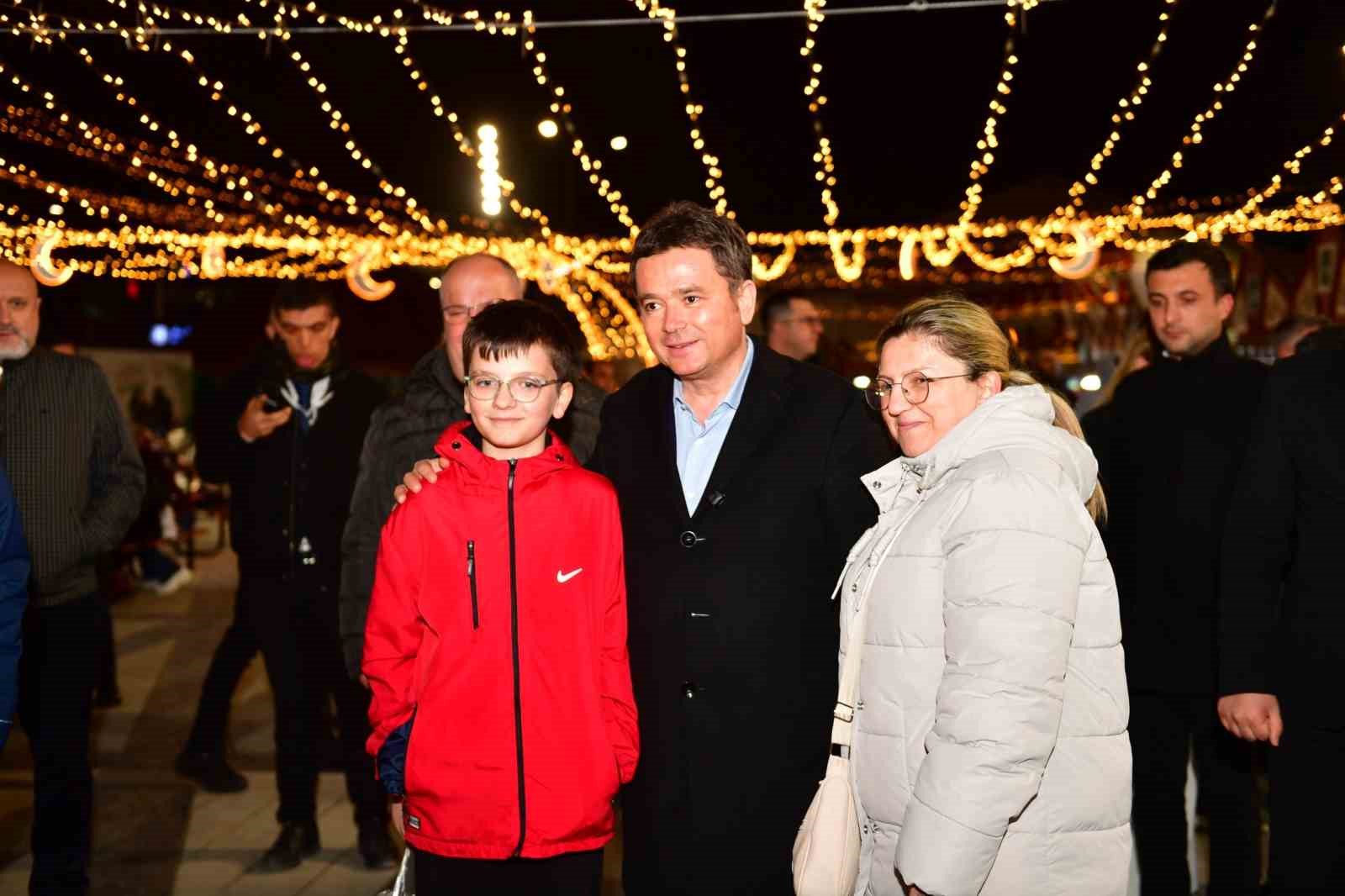 Başkan Erkan Aydın Ramazan Sokağı’nda vatandaşlarla buluştu
