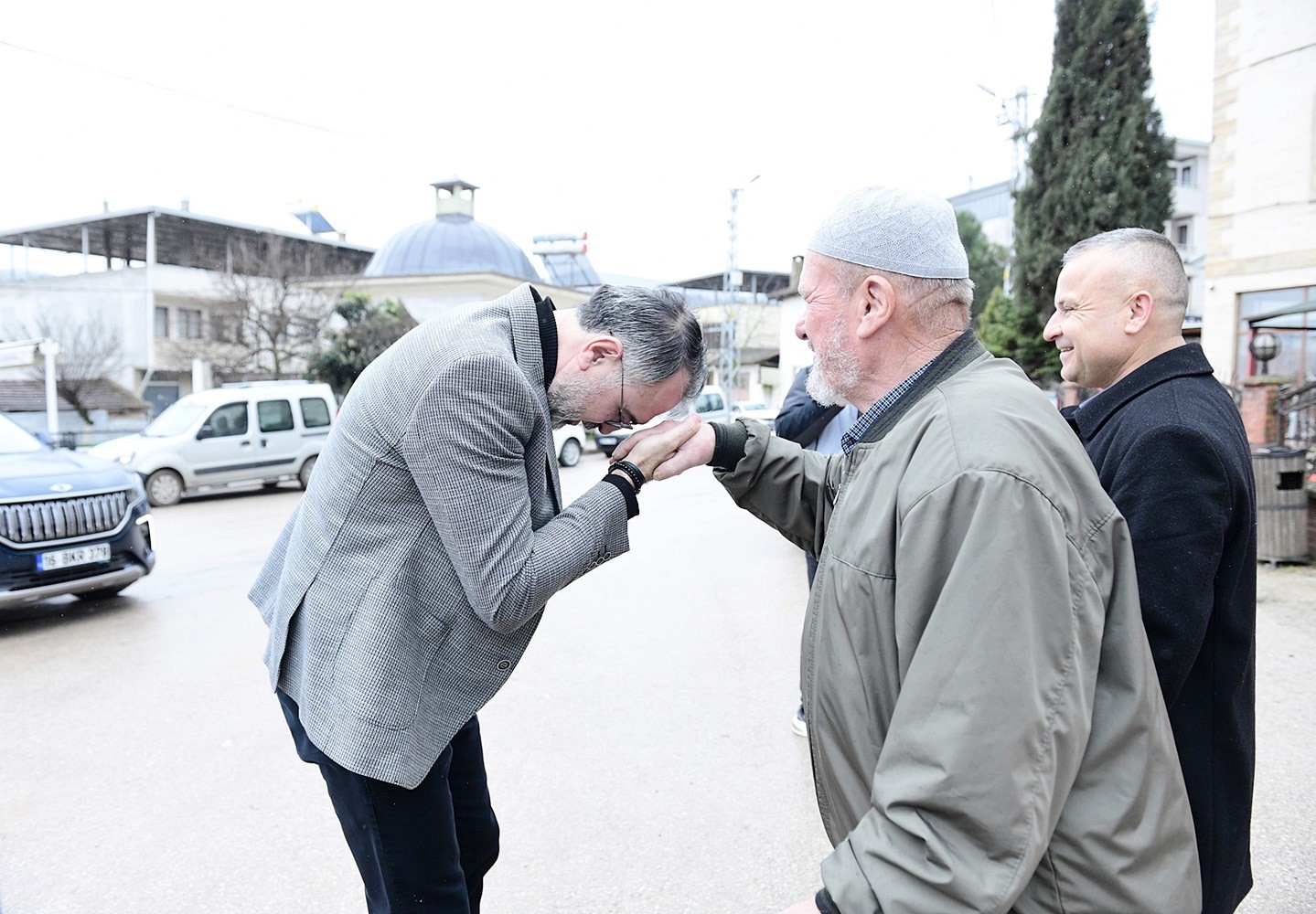 Başkan Erol bayramda her kapıda, her gönülde
Başkan Erol bayramda her kapıda, her gönülde